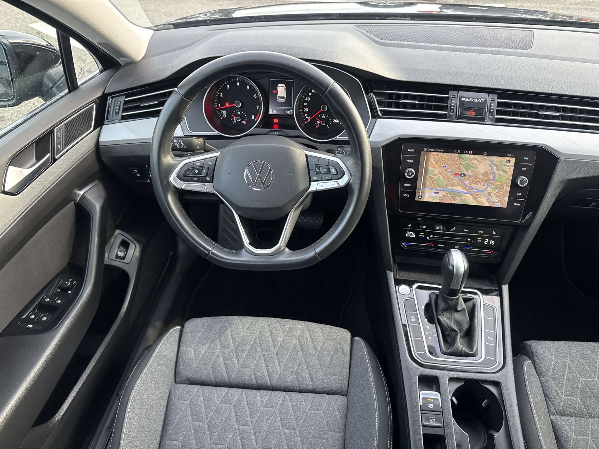 listing desktop thumbnail image 4