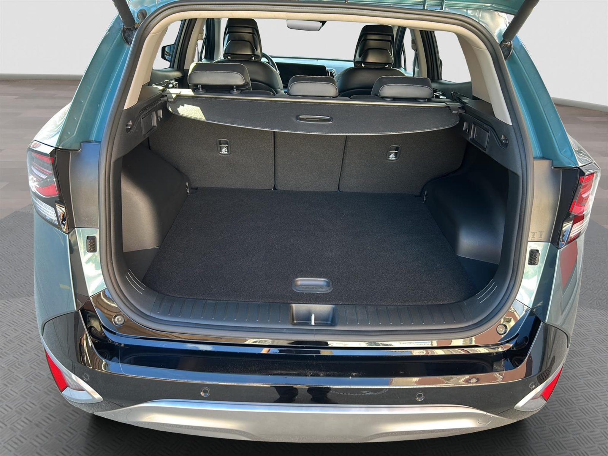 listing desktop thumbnail image 4