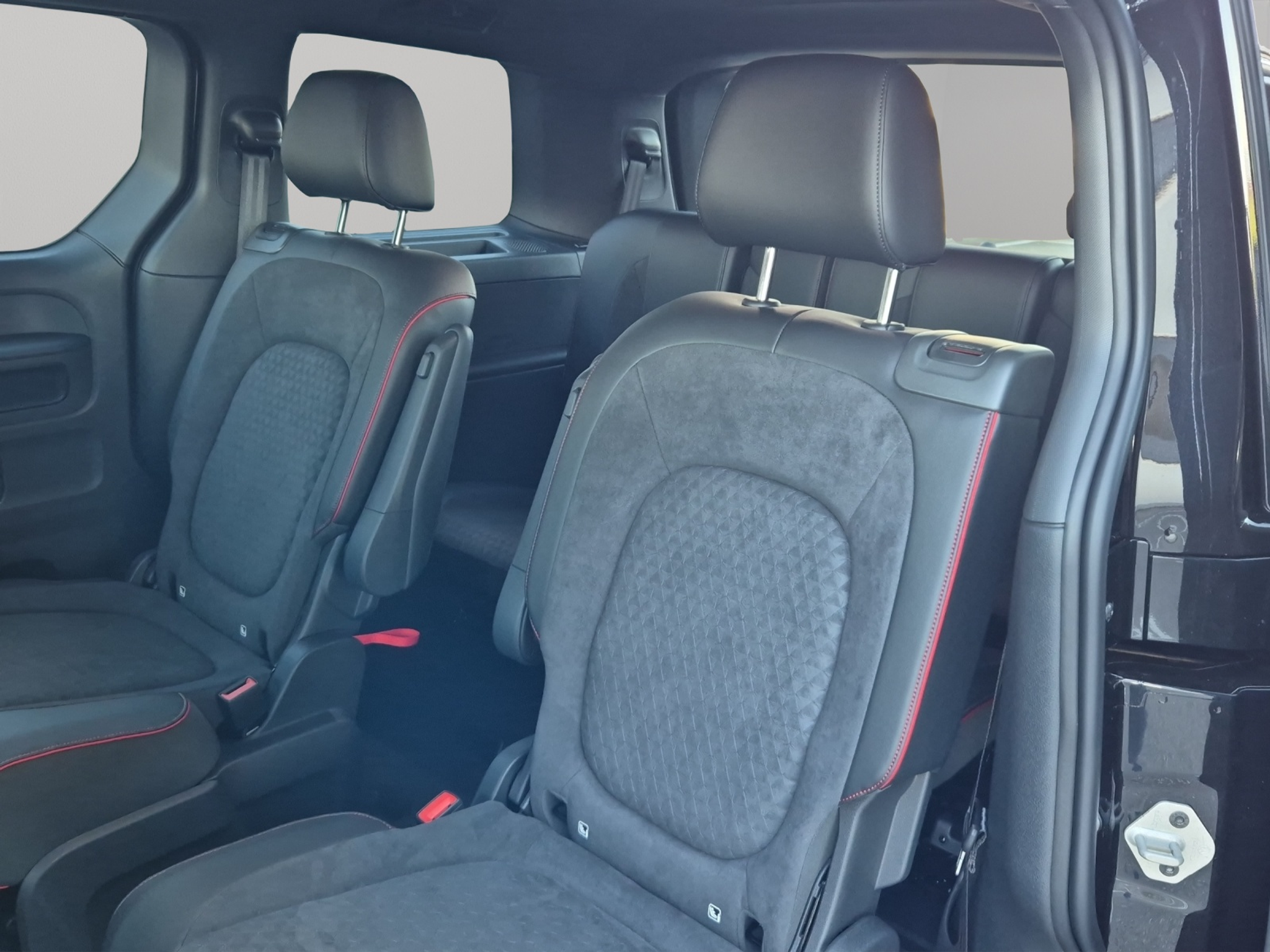 listing desktop thumbnail image 8