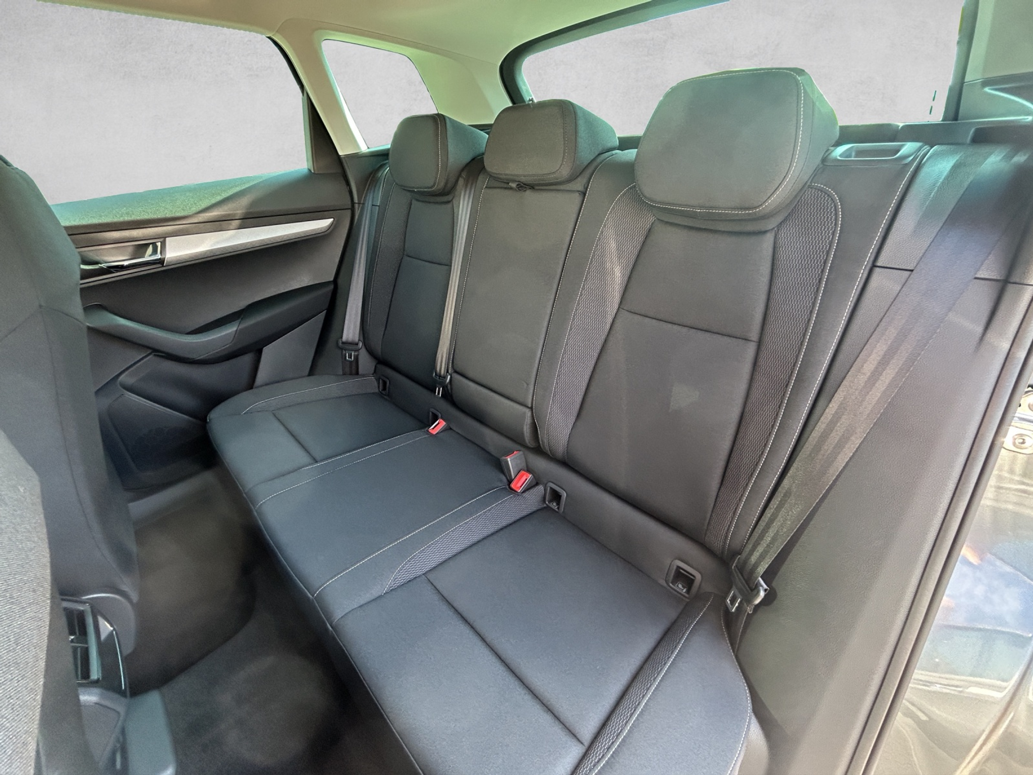 listing desktop thumbnail image 8