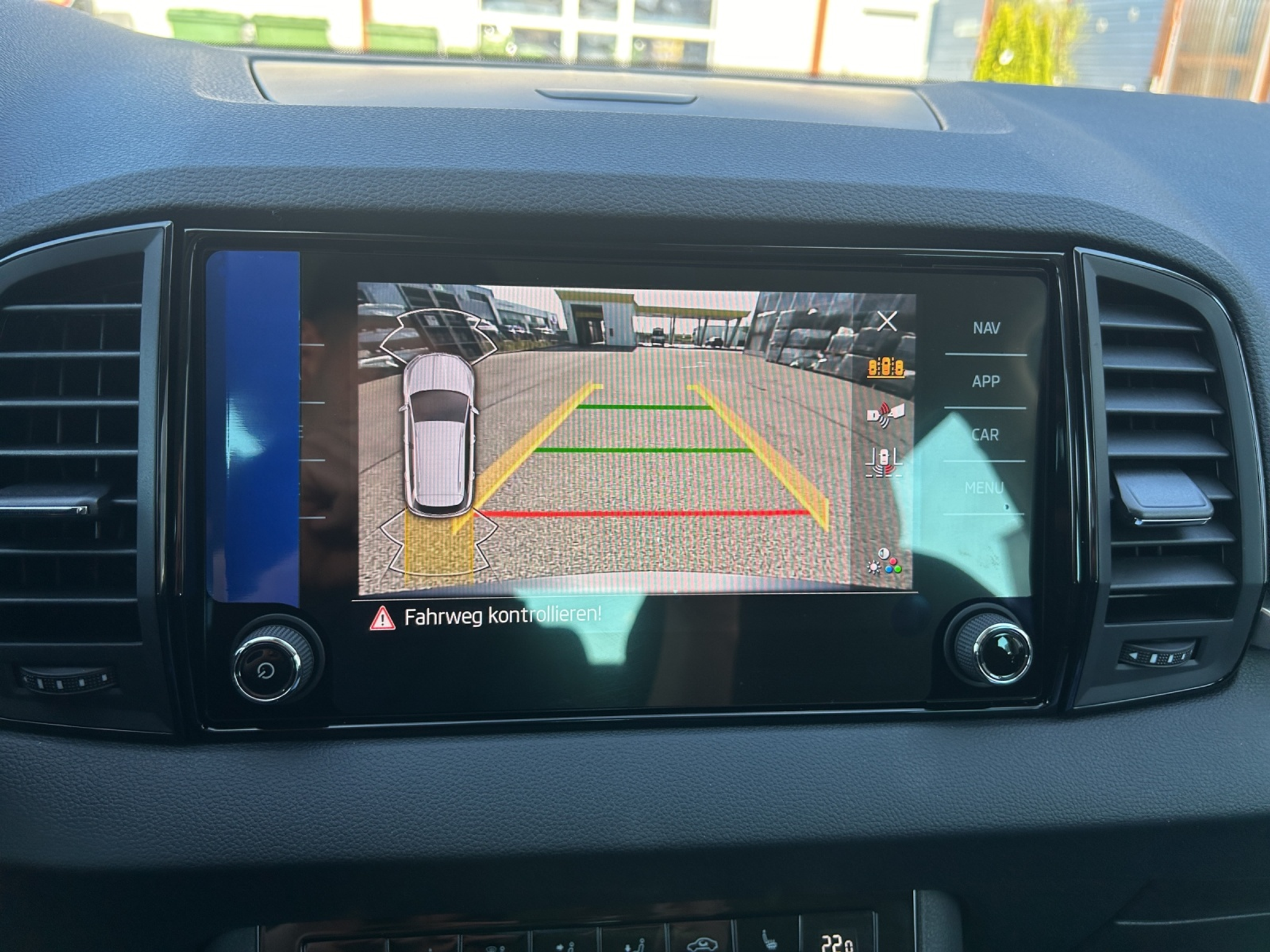 listing desktop thumbnail image 10