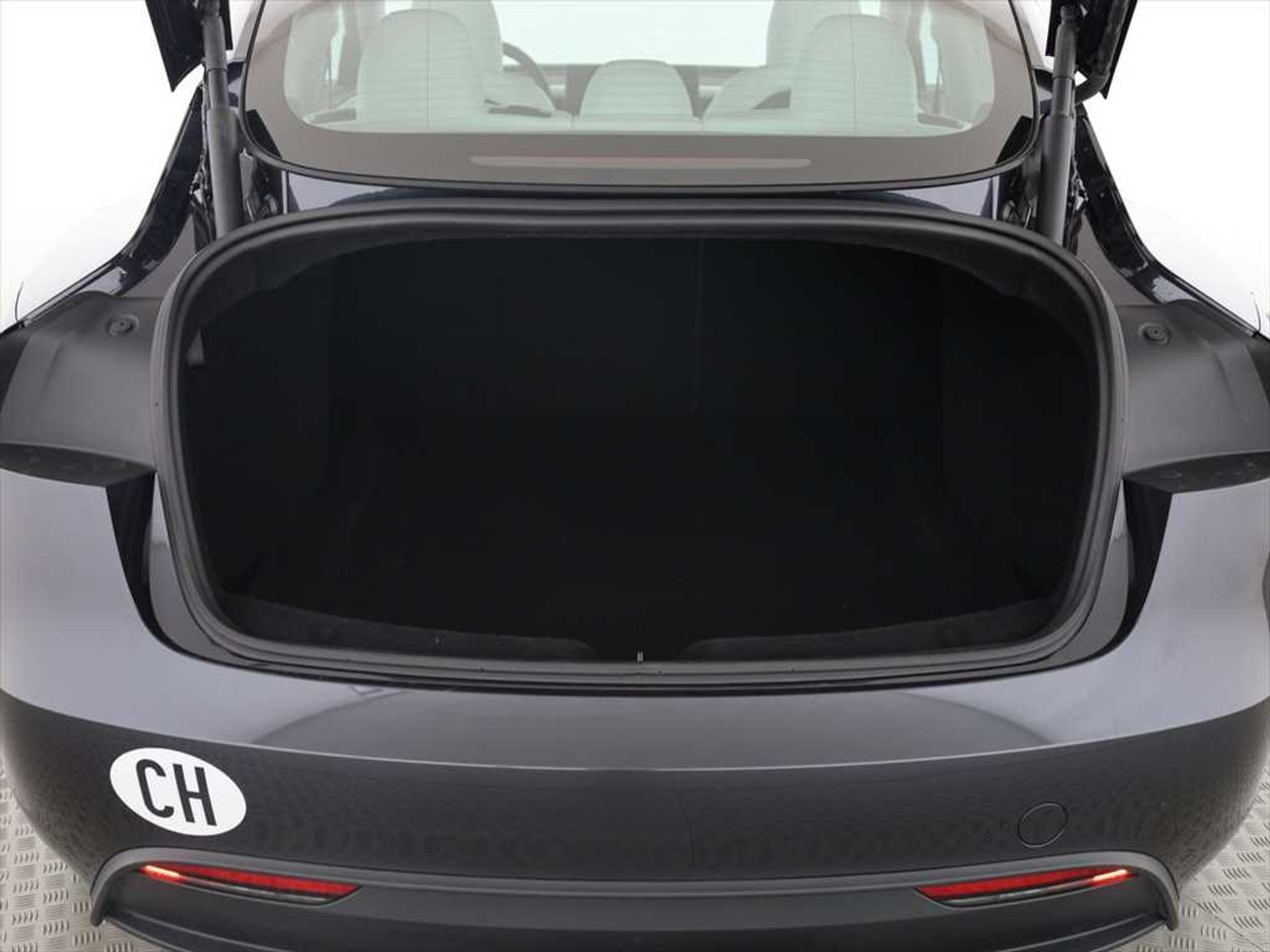 listing desktop thumbnail image 3