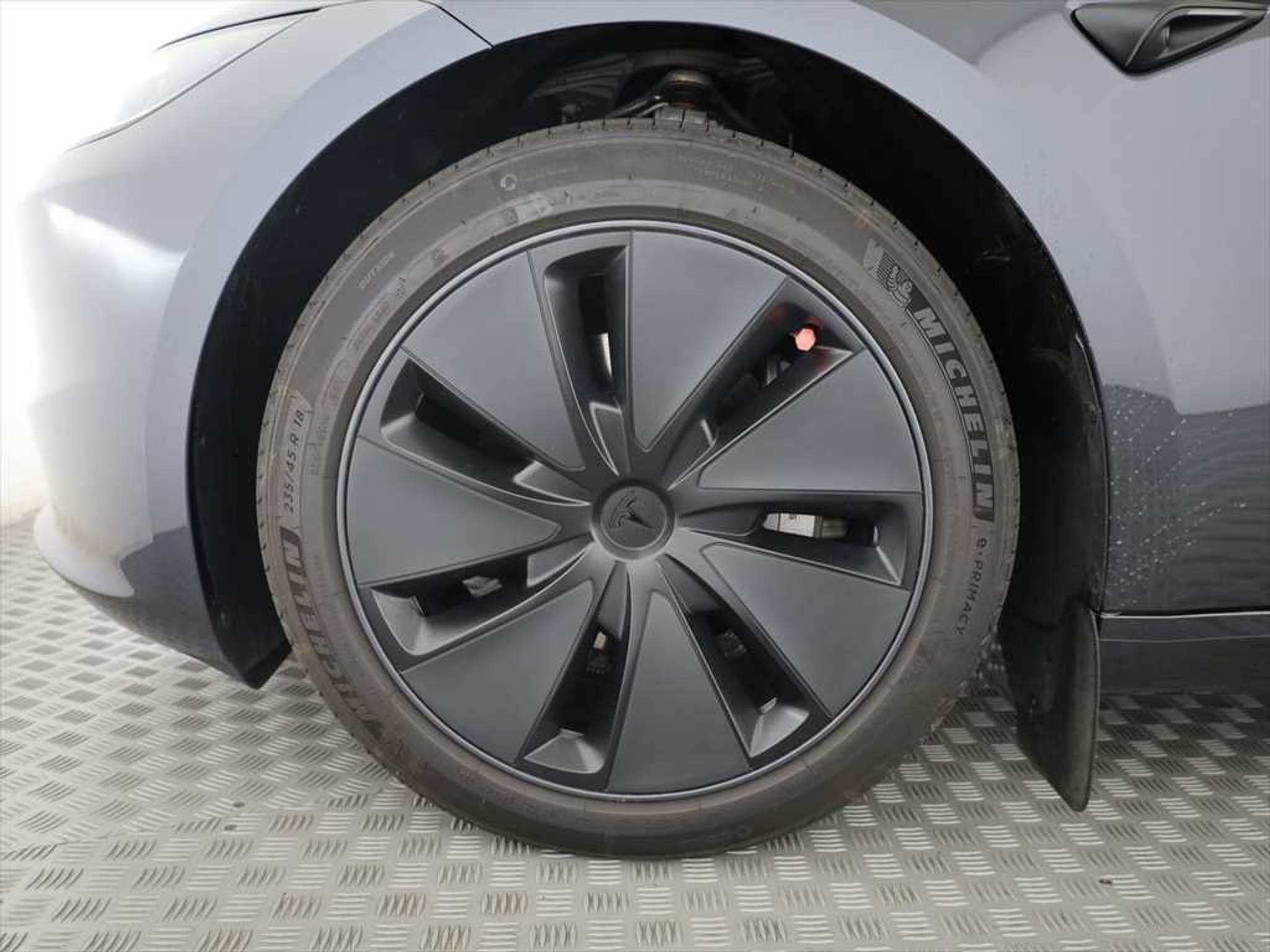 listing desktop thumbnail image 4