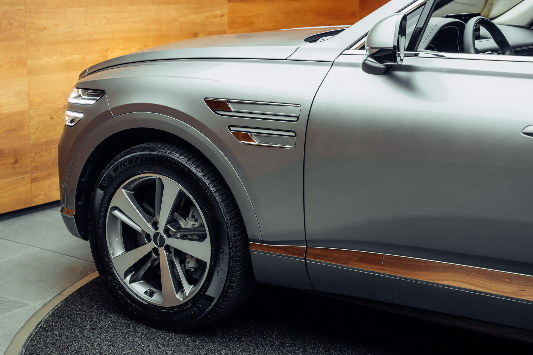 listing desktop thumbnail image 16