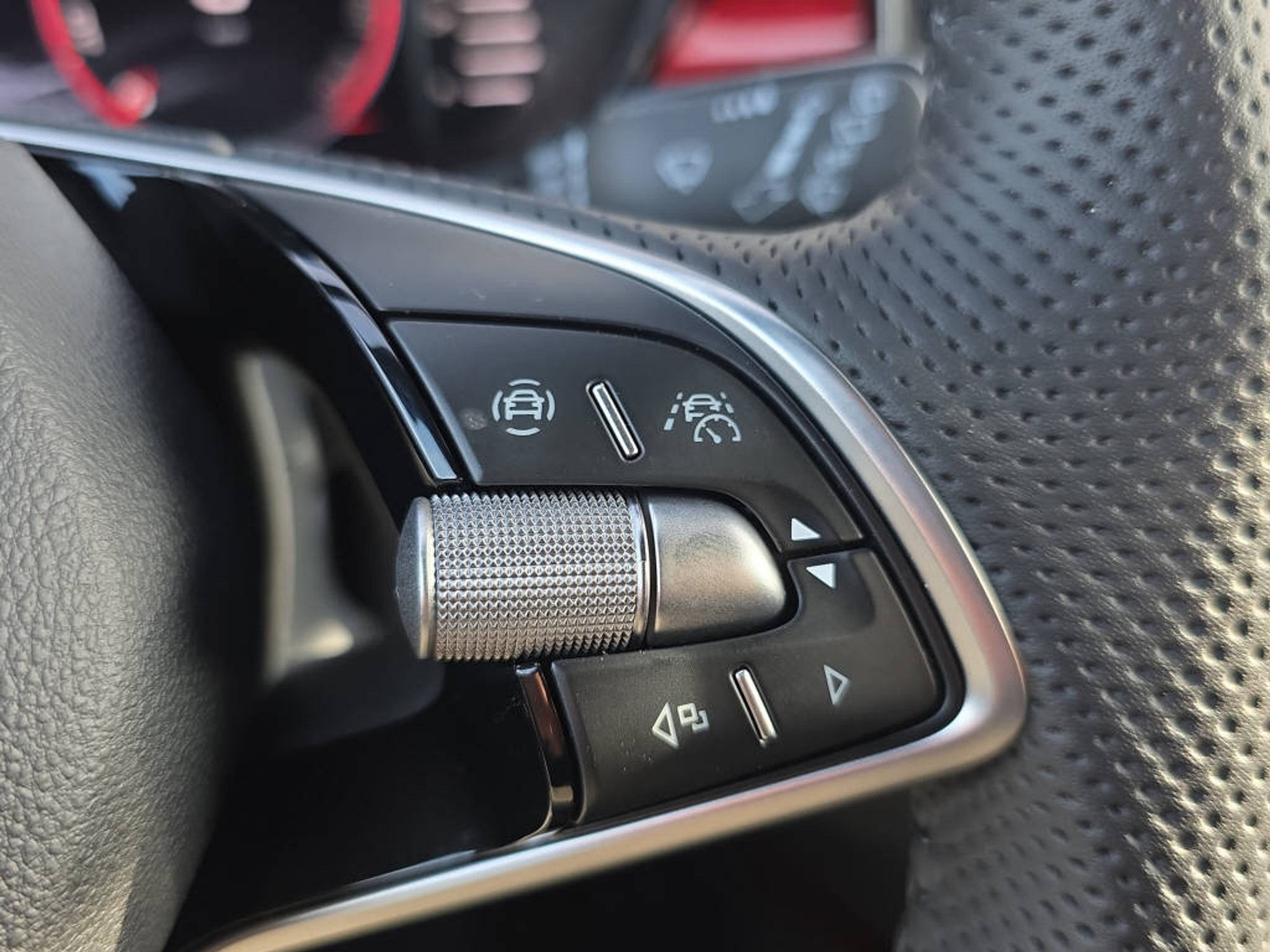 listing desktop thumbnail image 24