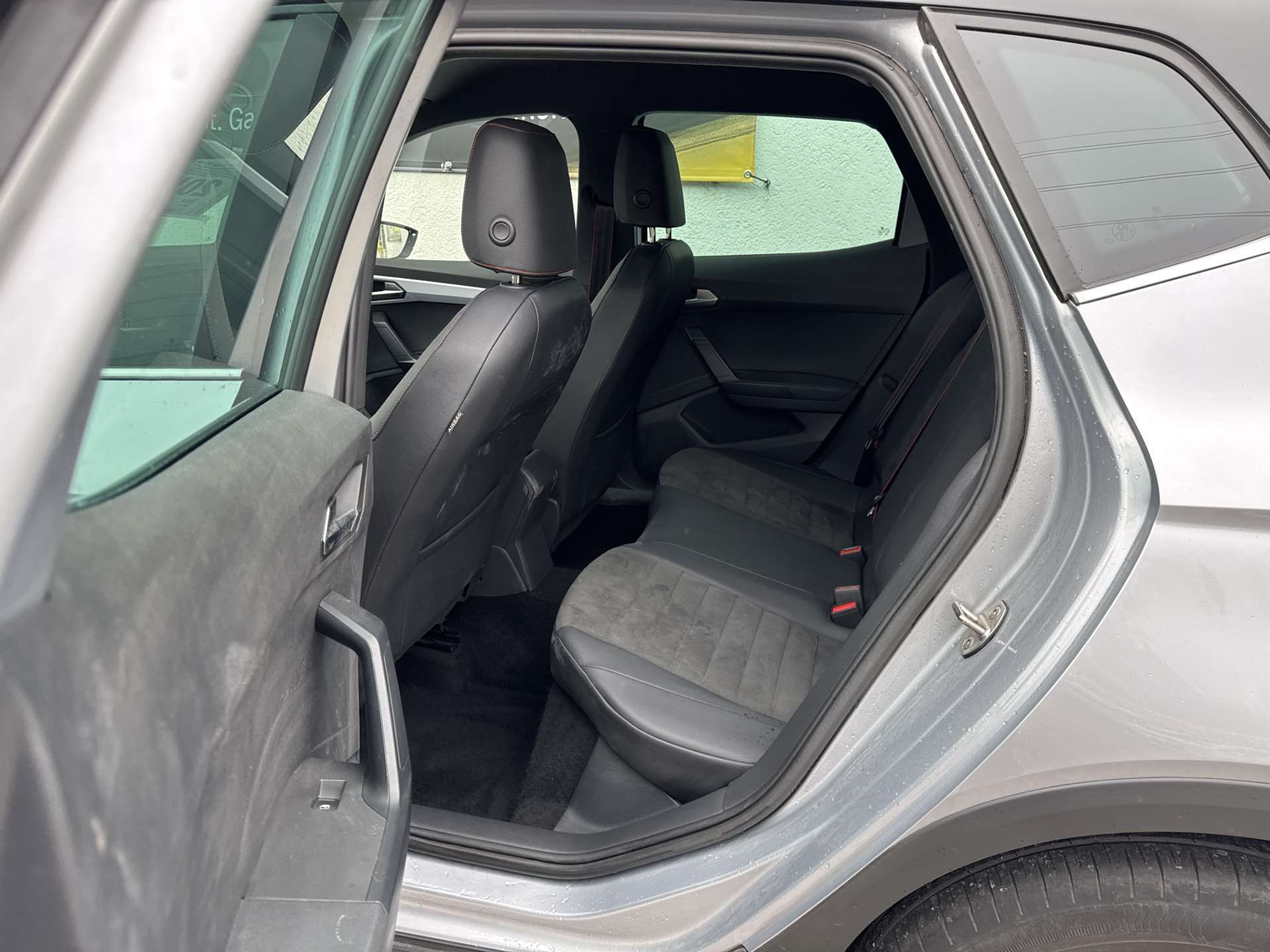 listing desktop thumbnail image 7