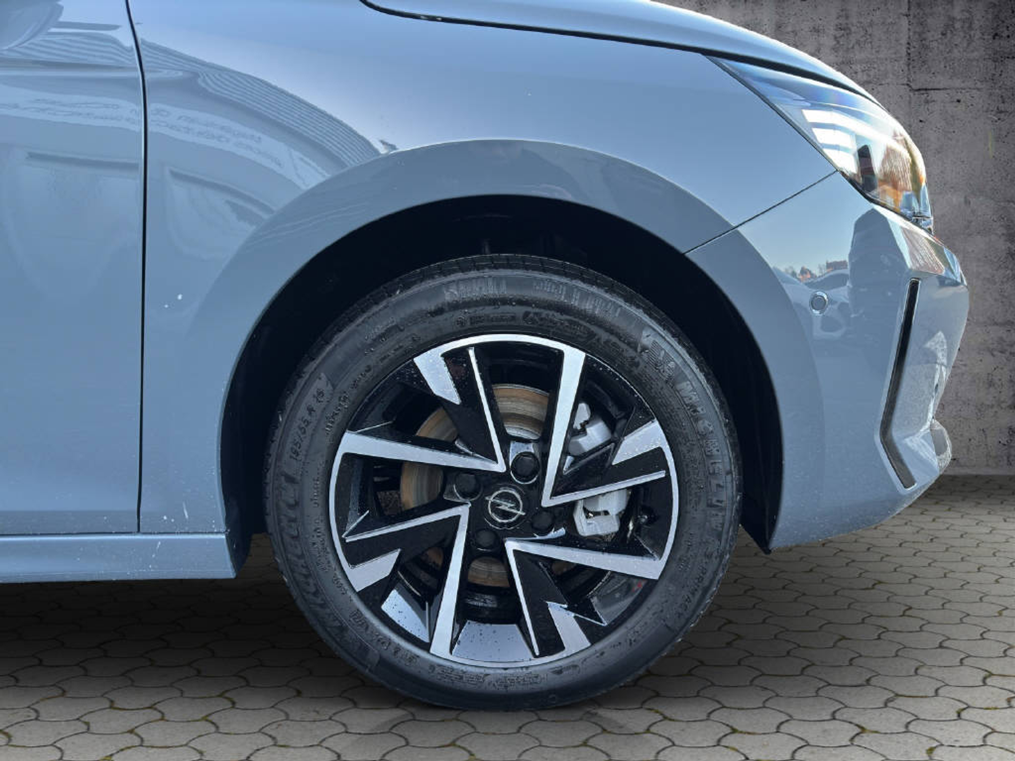 listing desktop thumbnail image 12