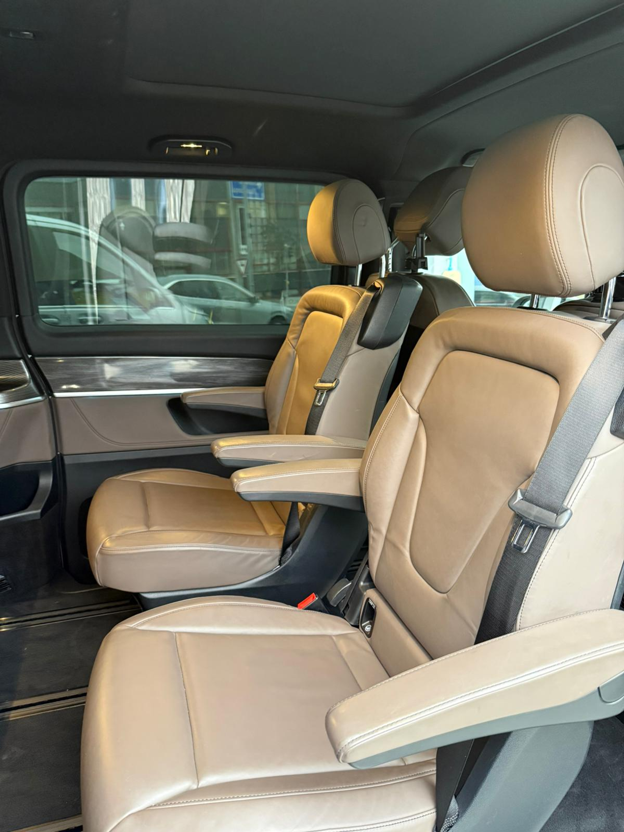 listing desktop thumbnail image 11