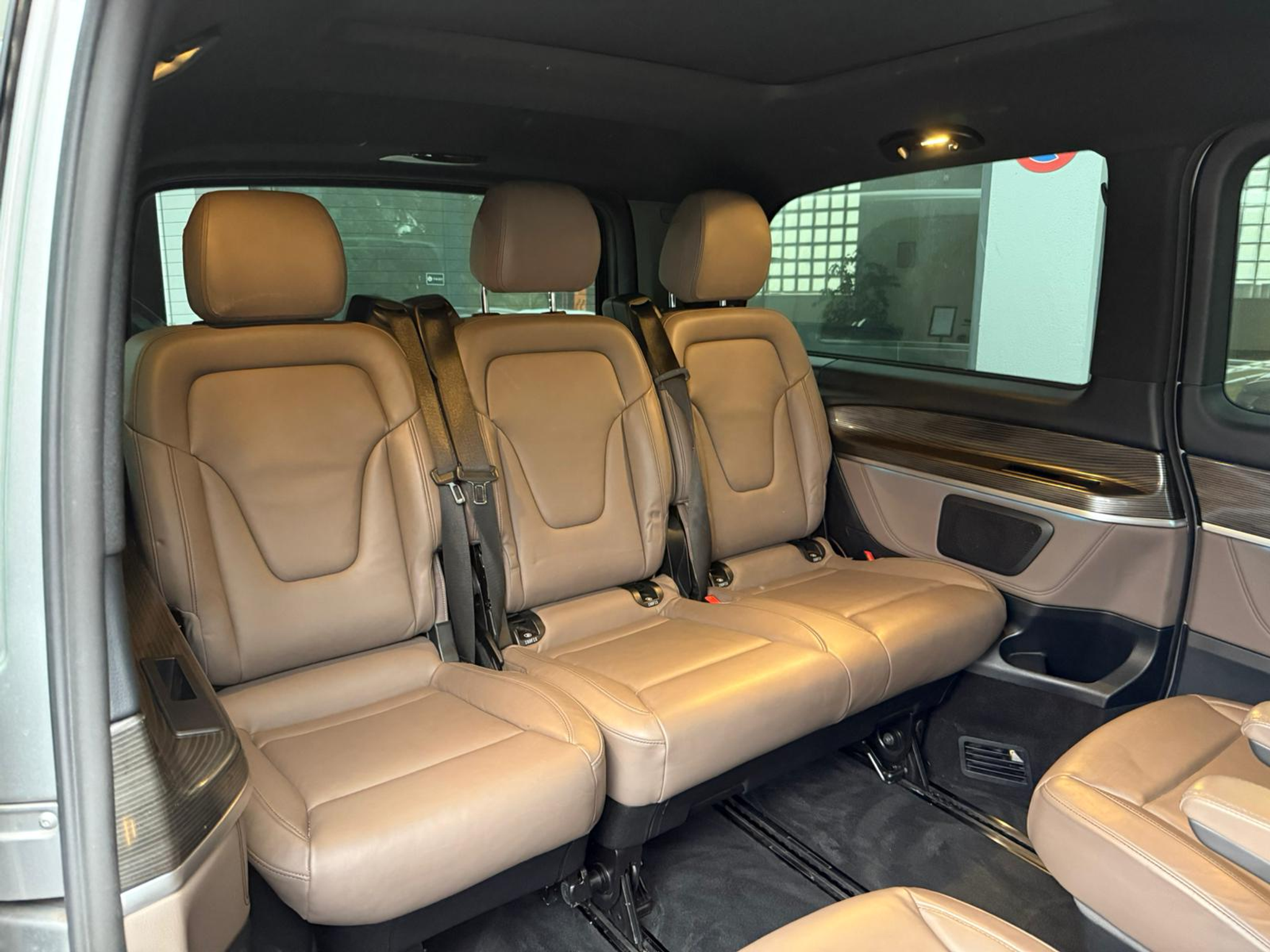 listing desktop thumbnail image 8