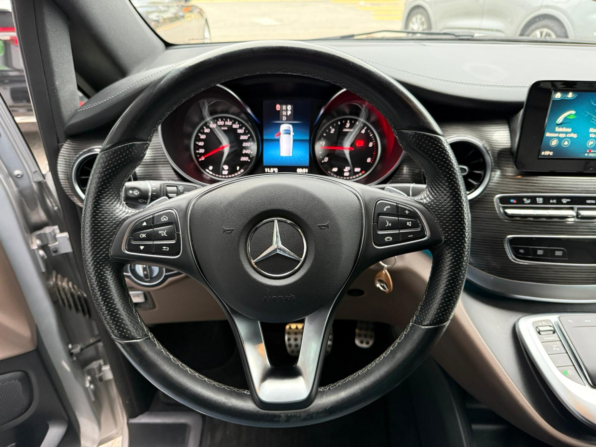 listing desktop thumbnail image 6