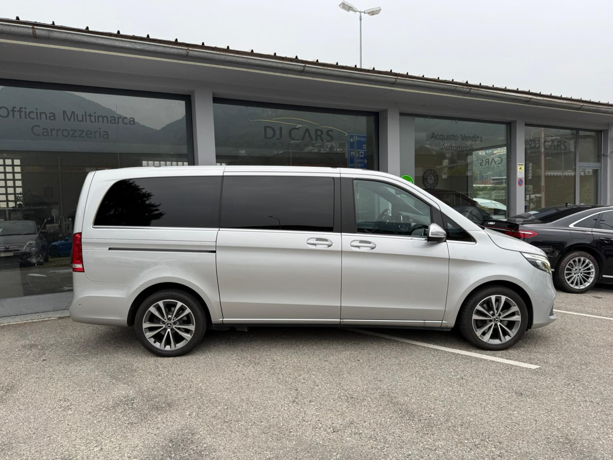 listing desktop thumbnail image 1