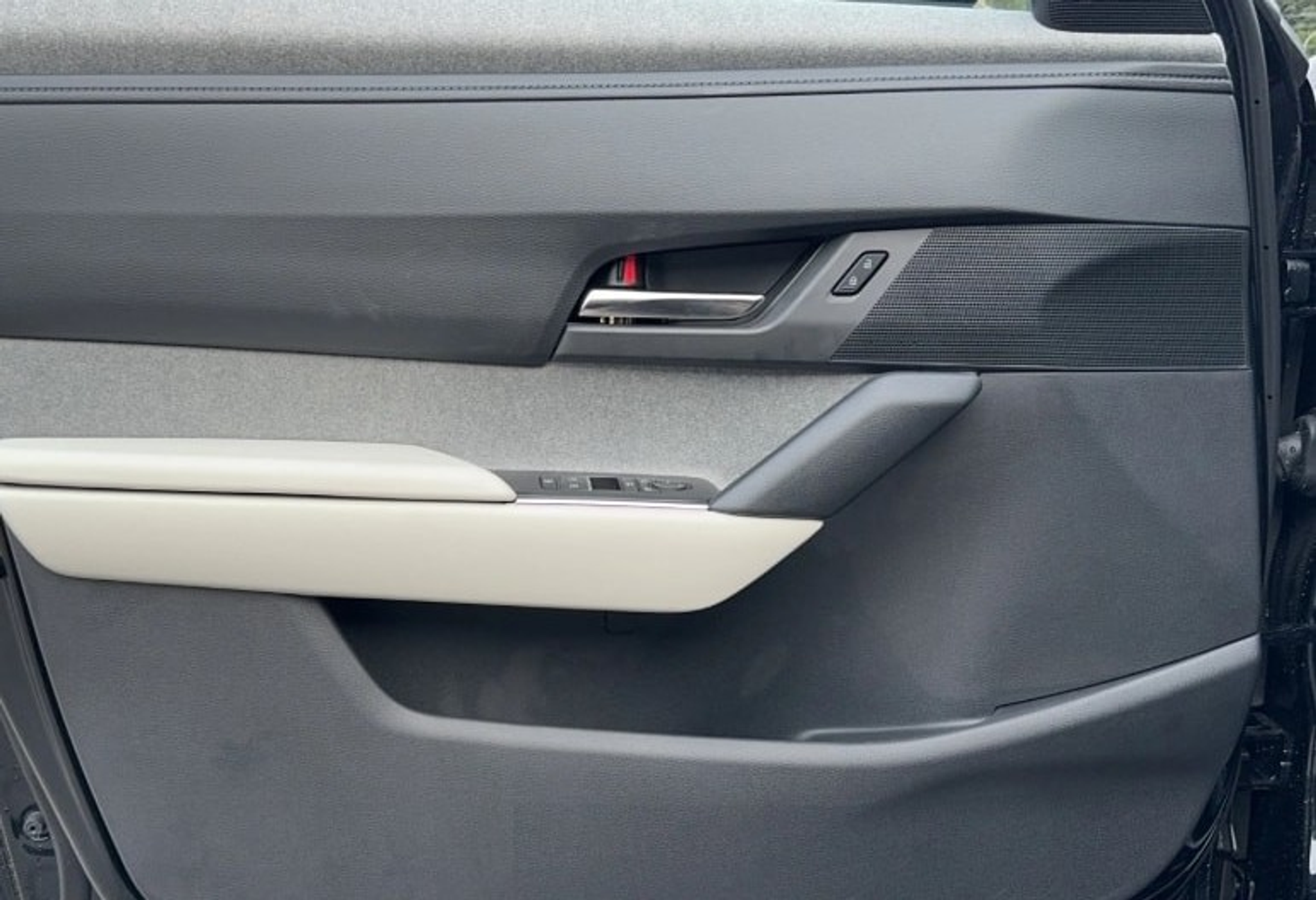 listing desktop thumbnail image 9