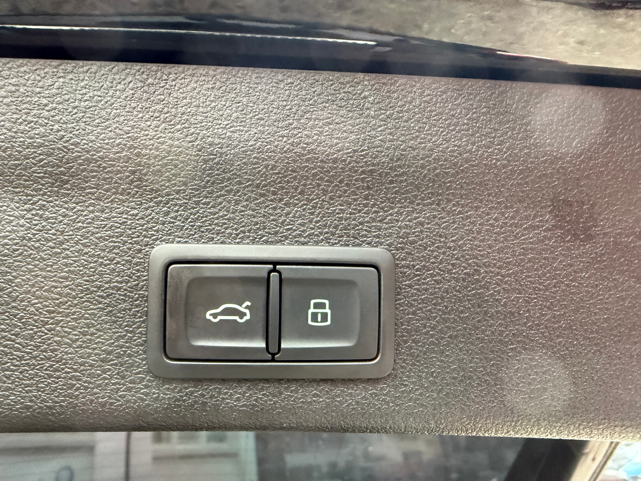 listing desktop thumbnail image 6