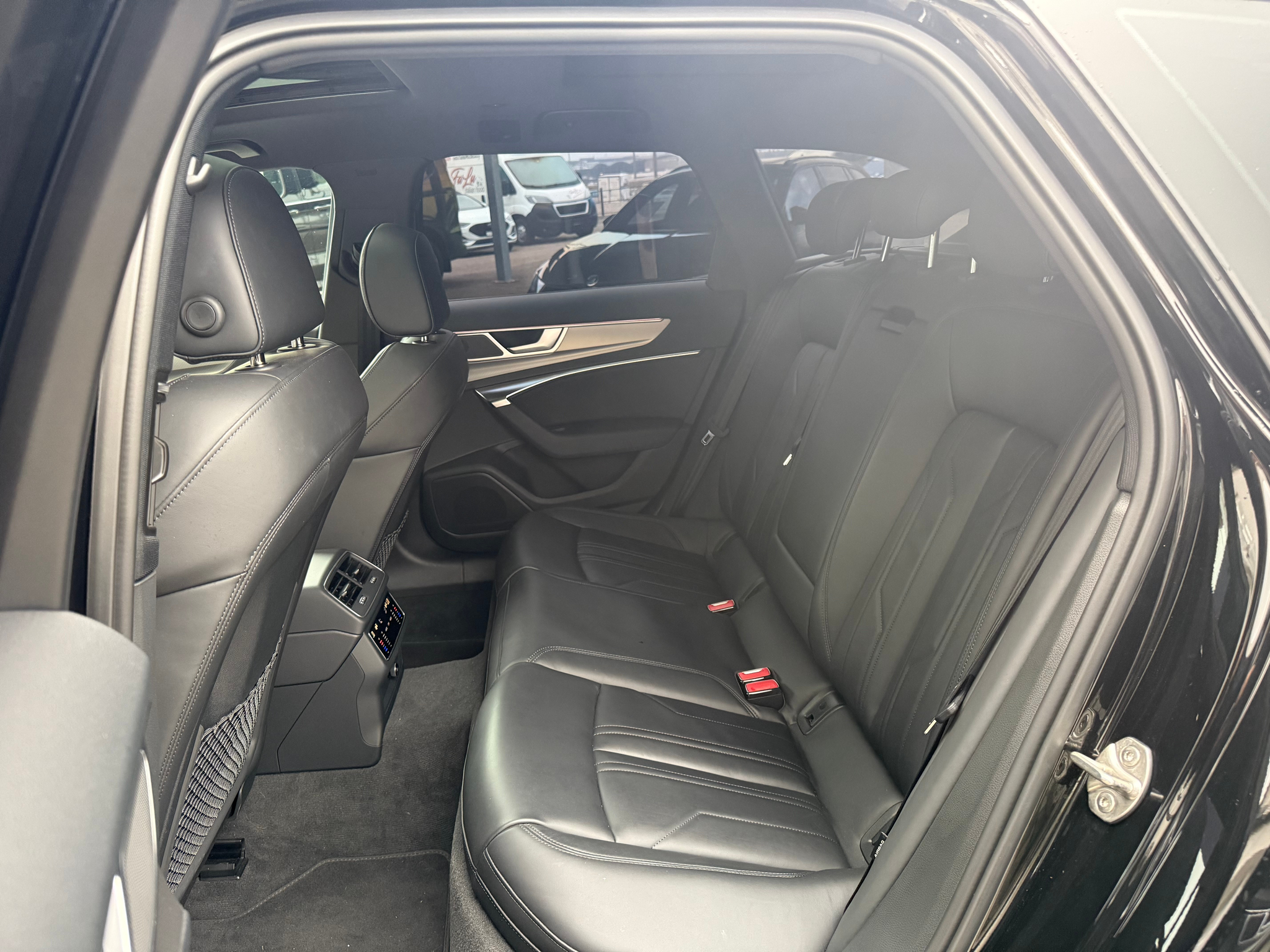 listing desktop thumbnail image 9