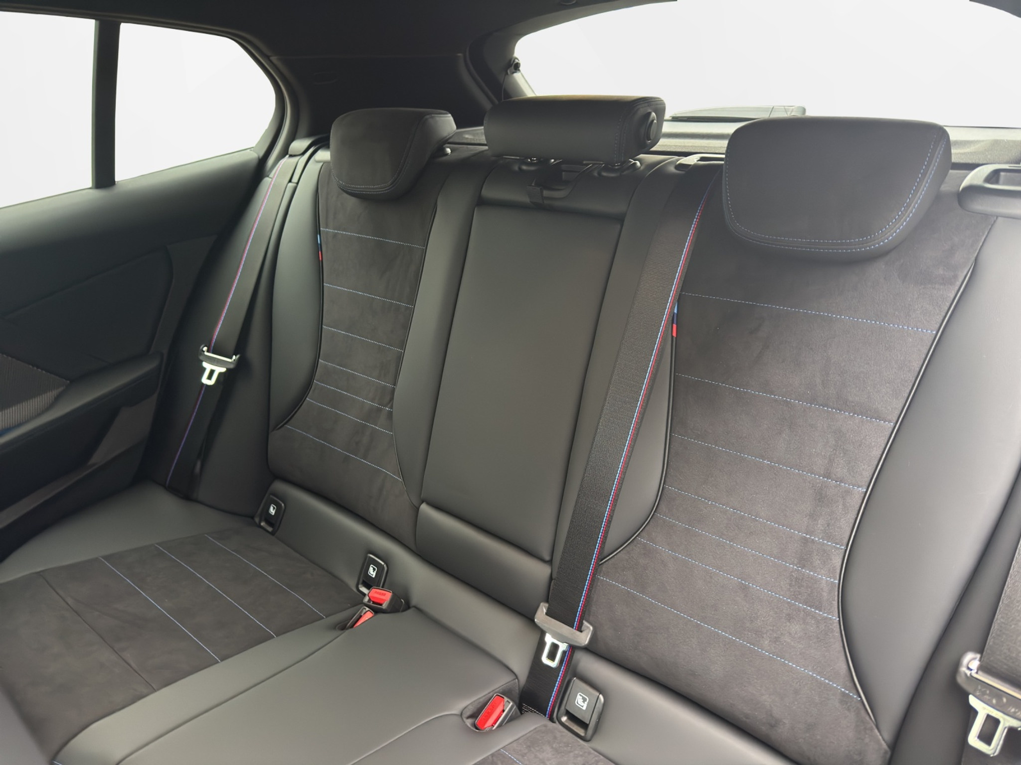 listing desktop thumbnail image 18