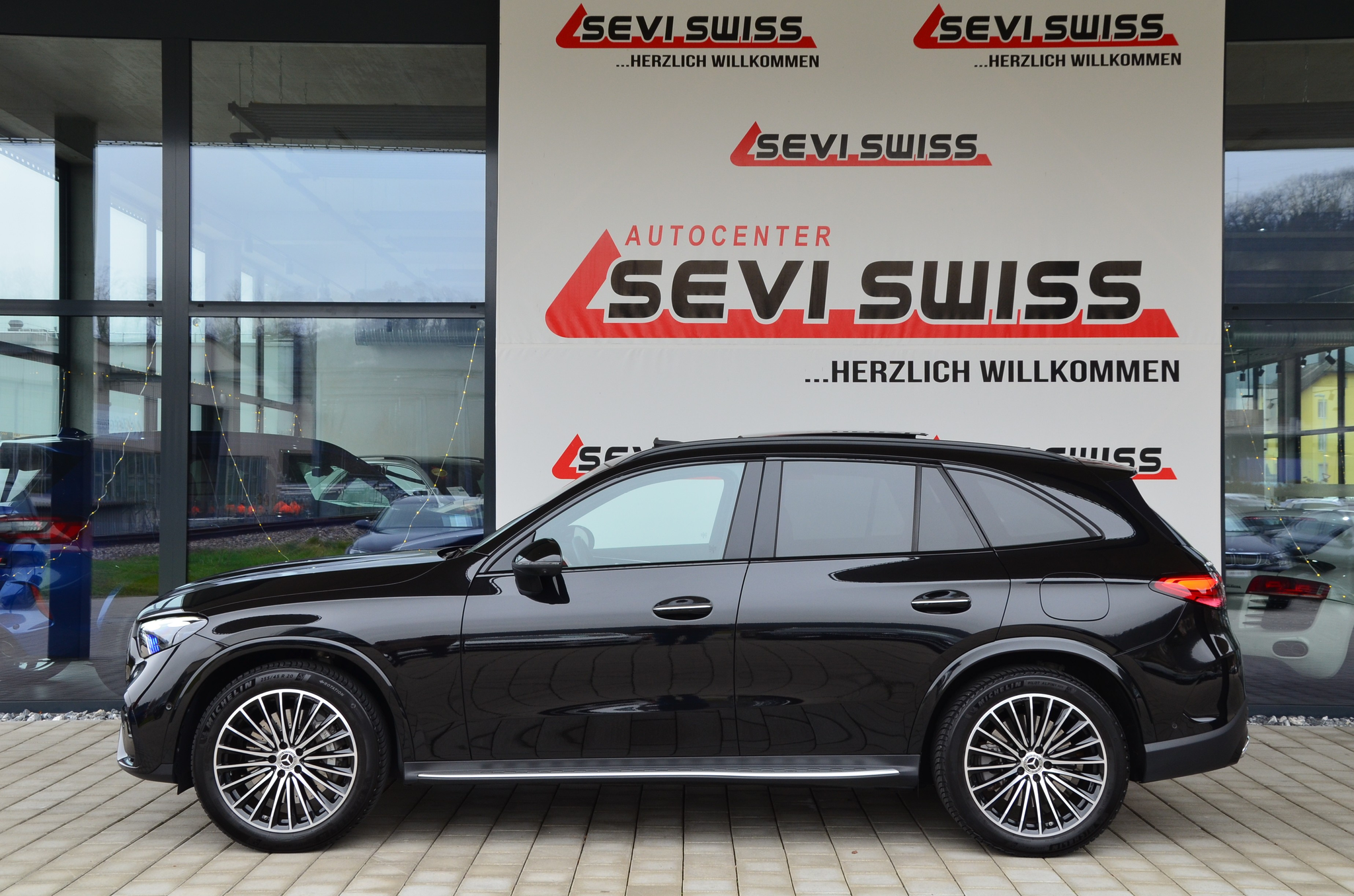 listing desktop thumbnail image 8