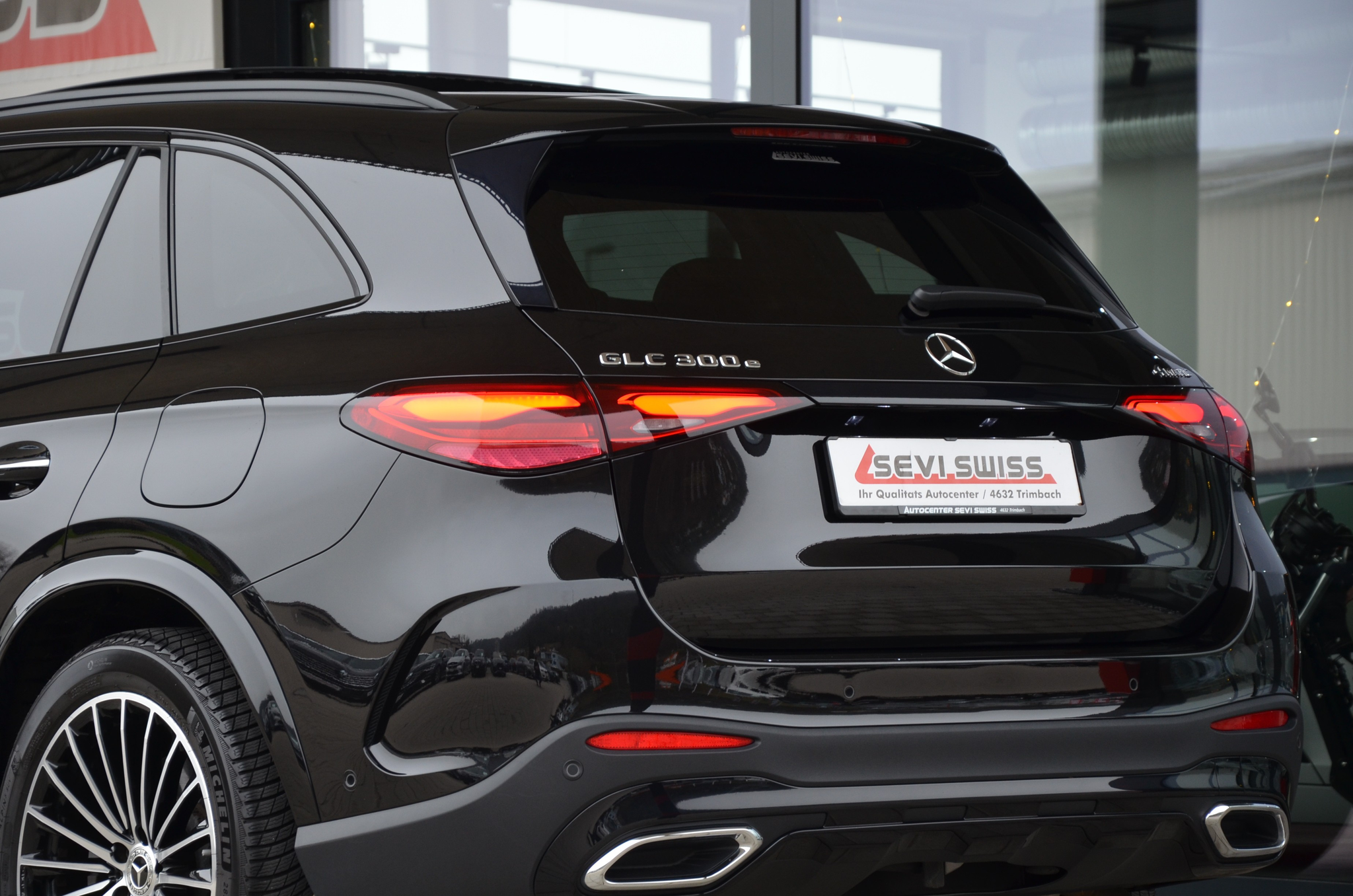 listing desktop thumbnail image 6