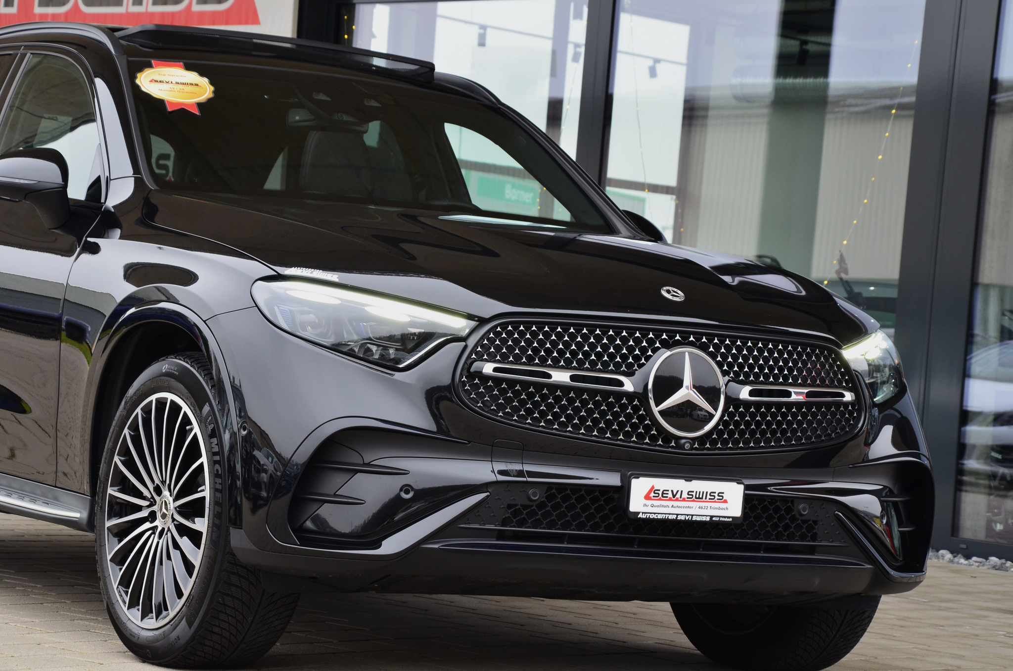 listing desktop thumbnail image 2