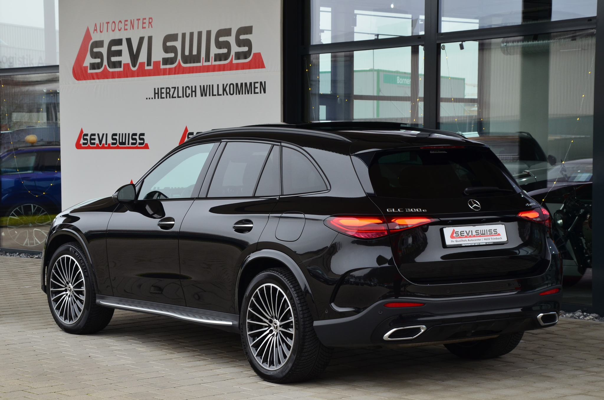 listing desktop thumbnail image 7