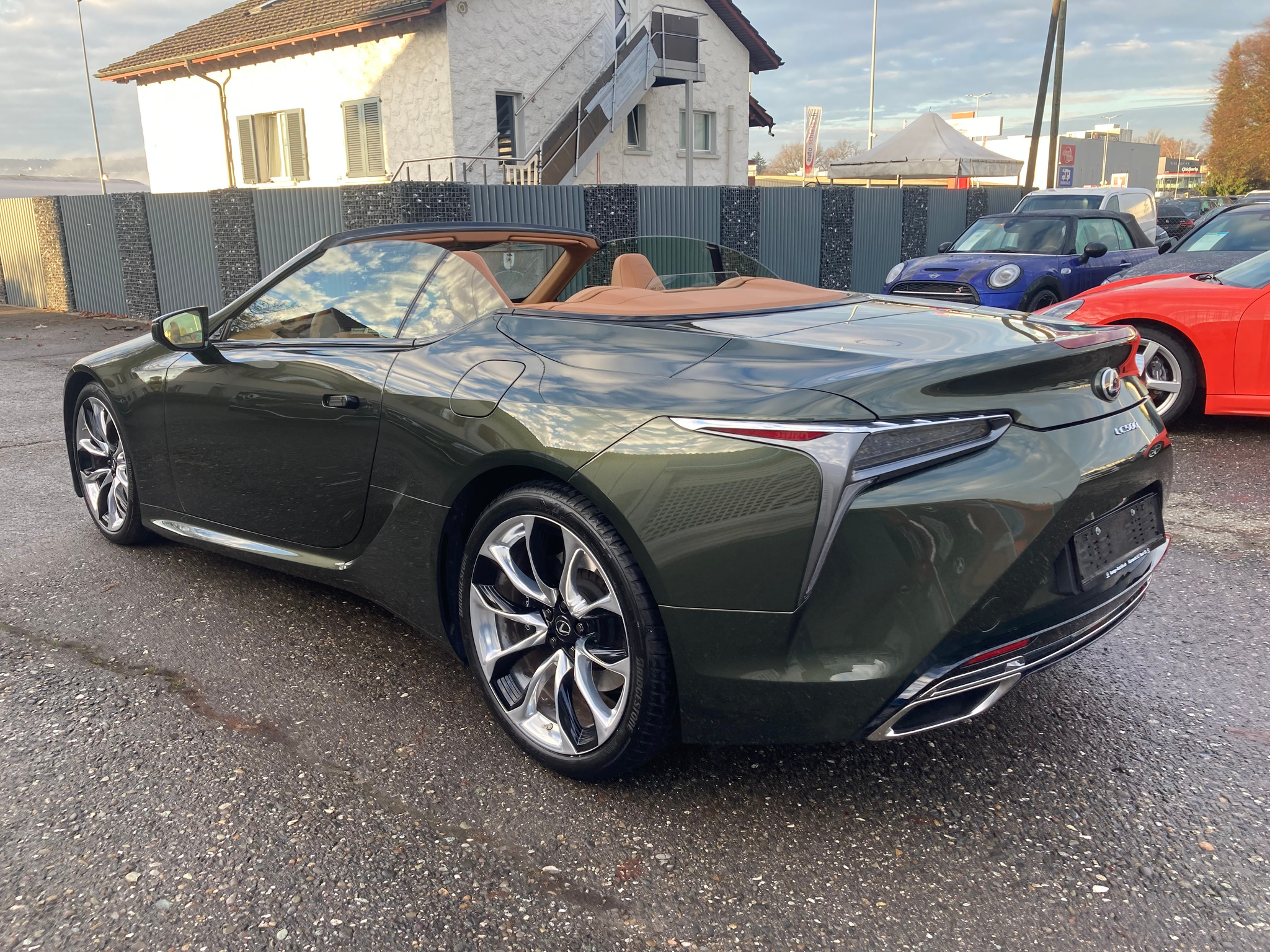 listing desktop thumbnail image 4