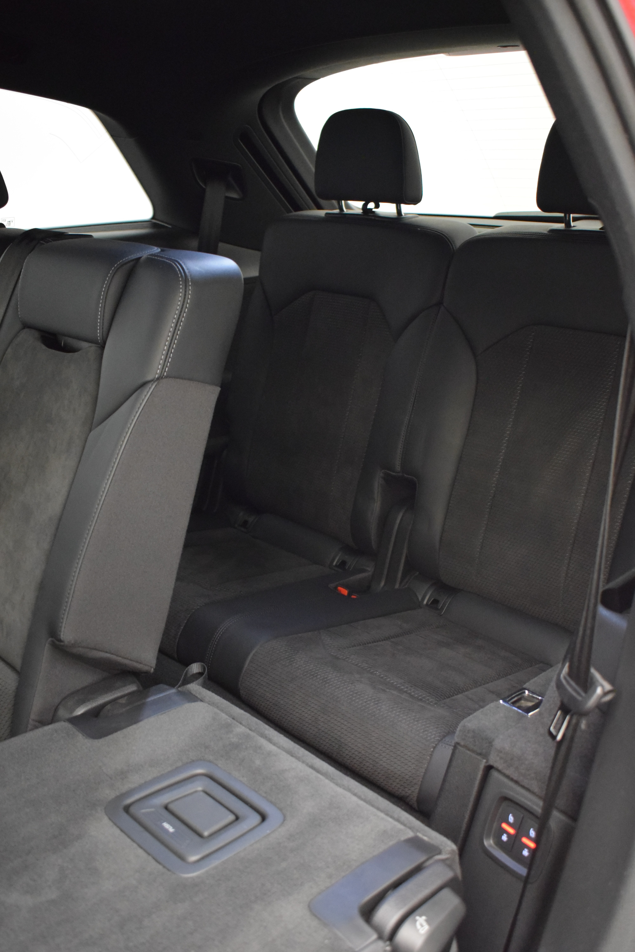 listing desktop thumbnail image 17