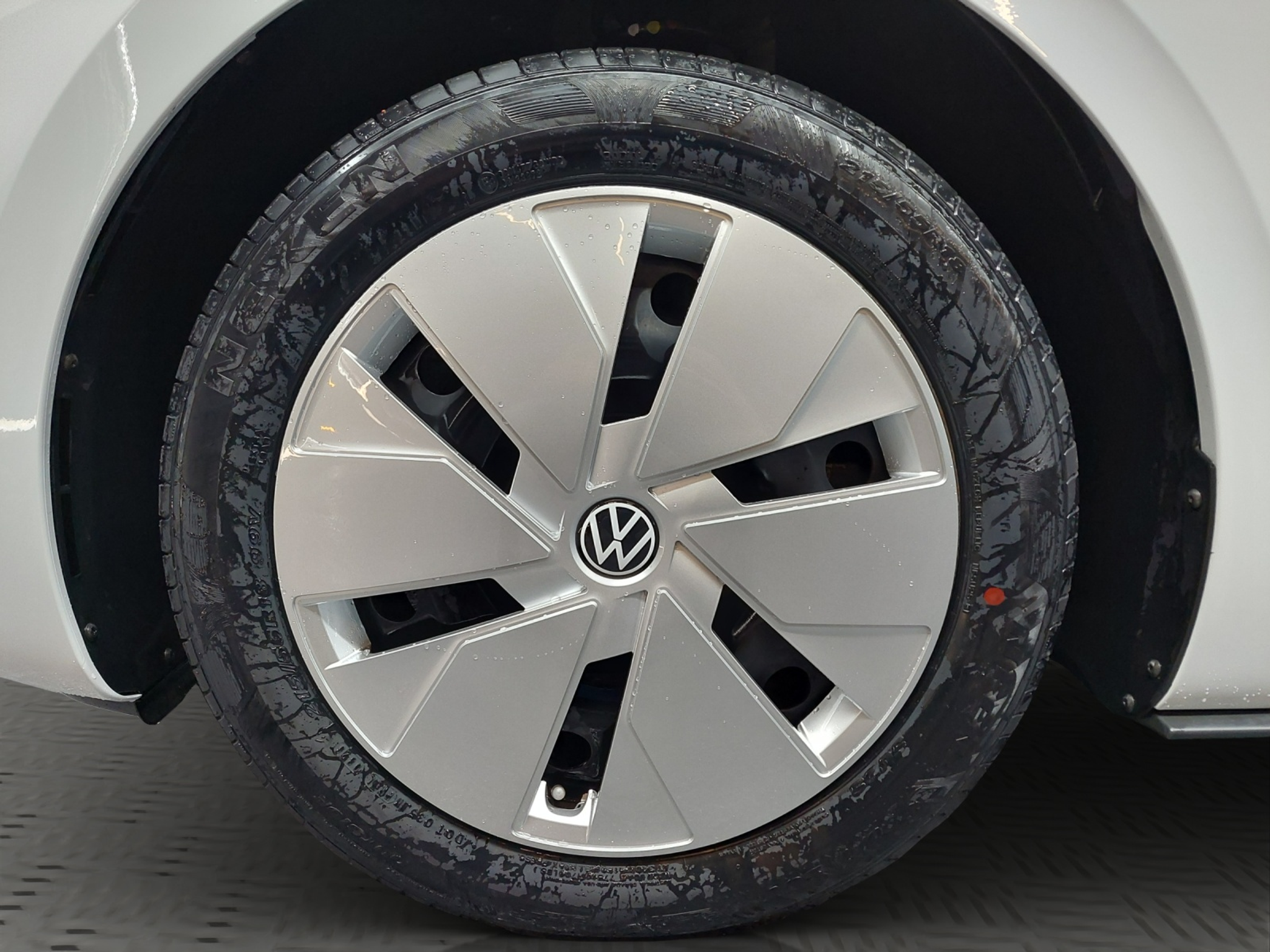 listing desktop thumbnail image 12