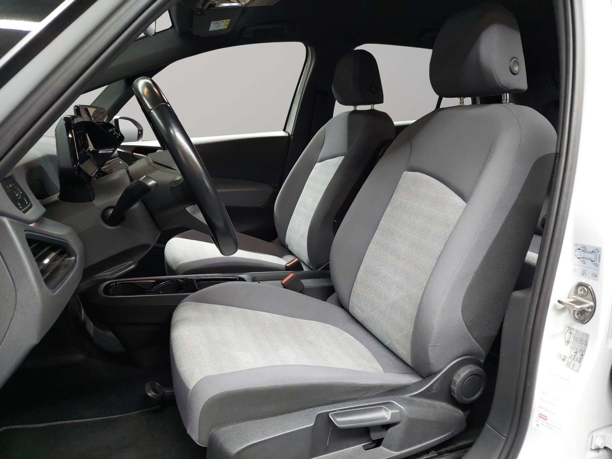 listing desktop thumbnail image 5