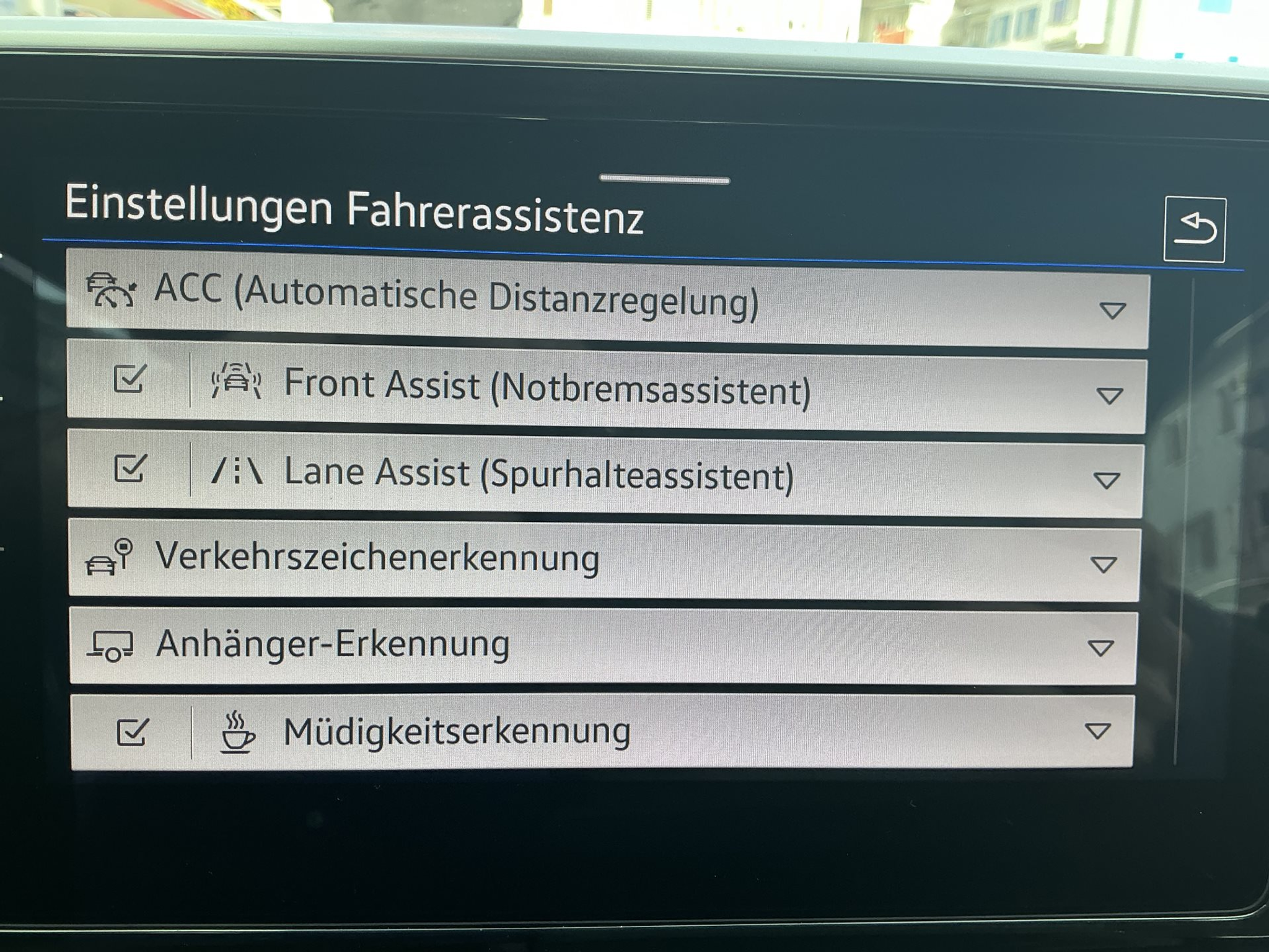 listing desktop thumbnail image 18