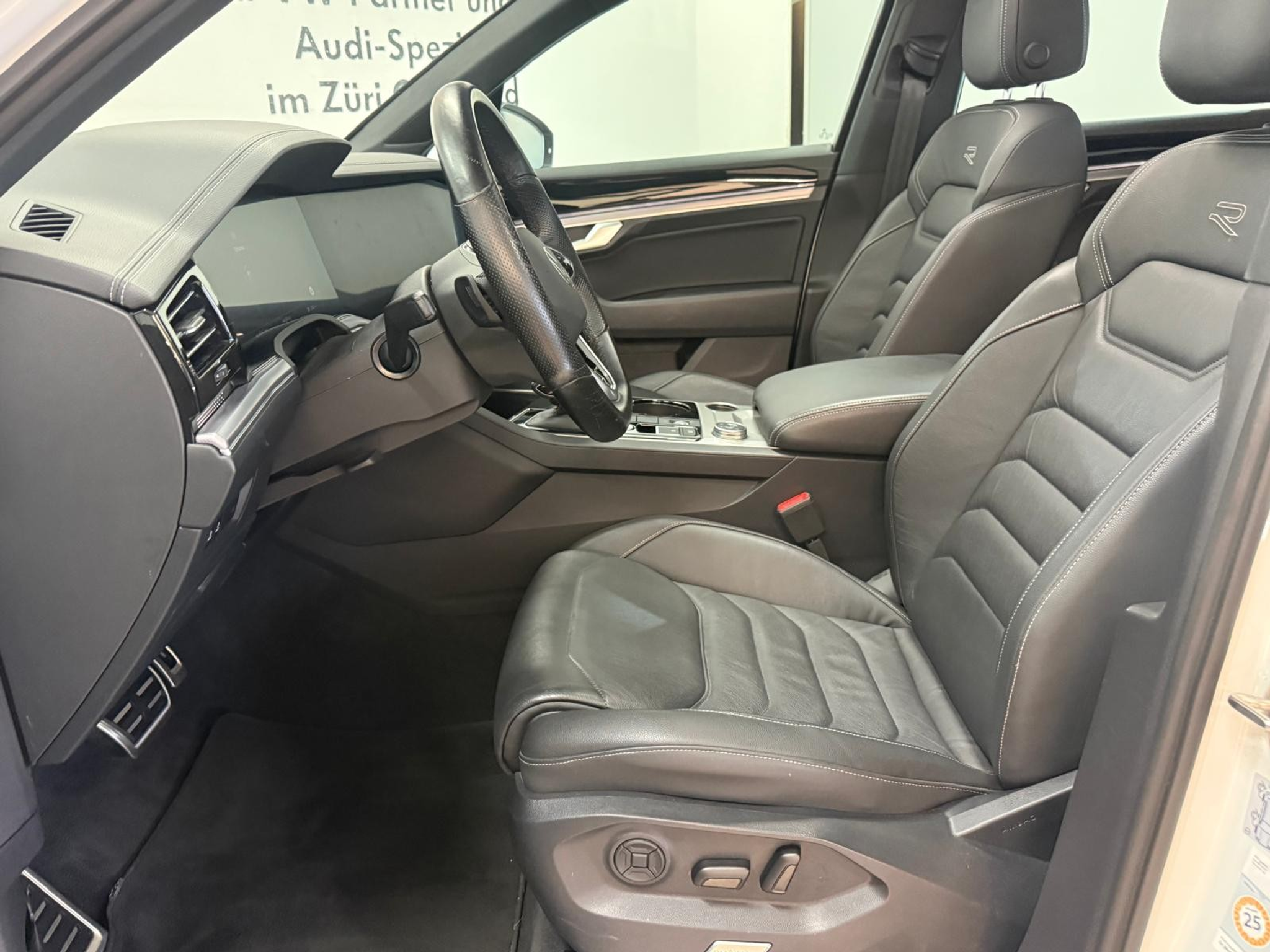 listing desktop thumbnail image 6