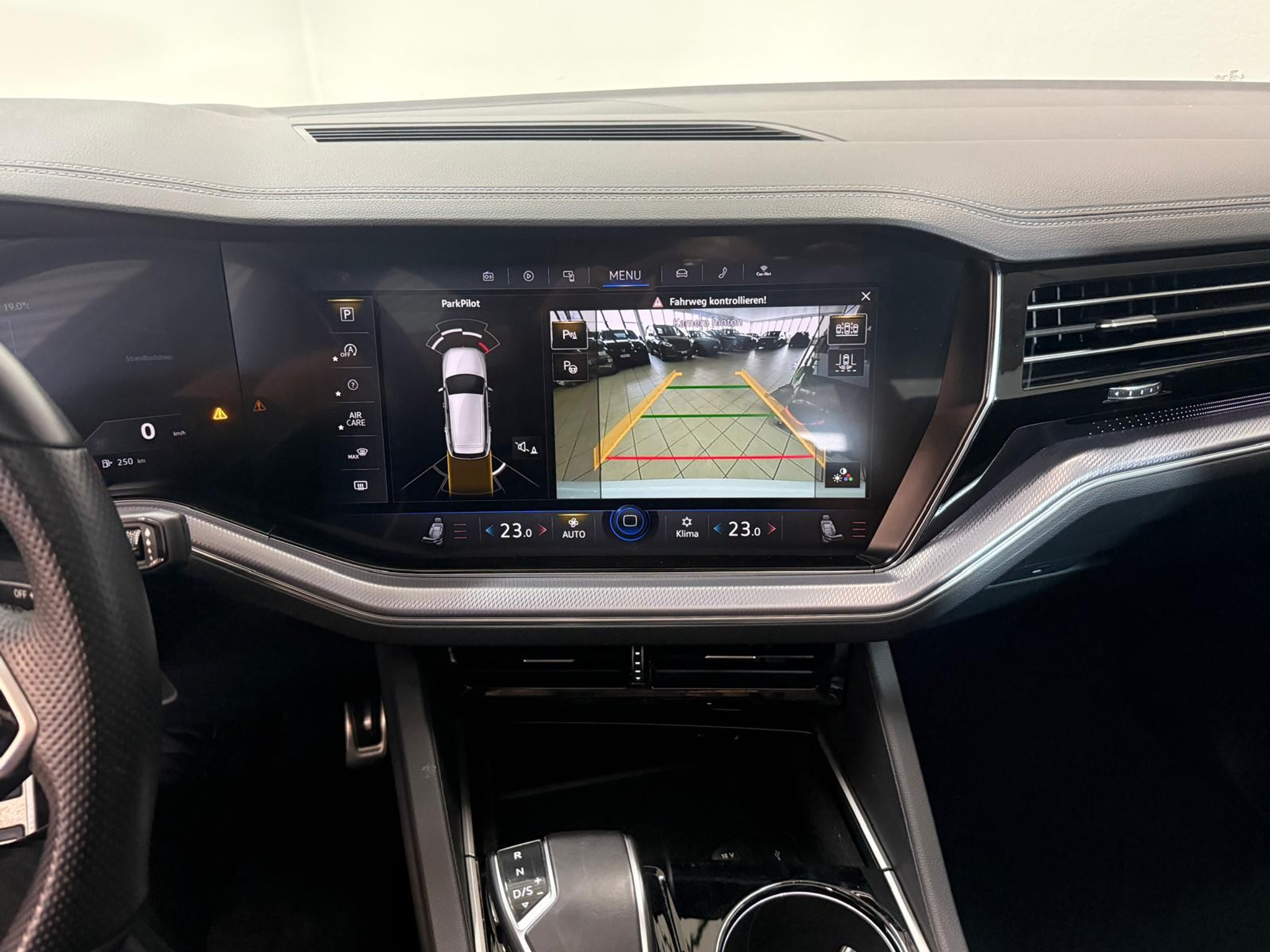 listing desktop thumbnail image 14