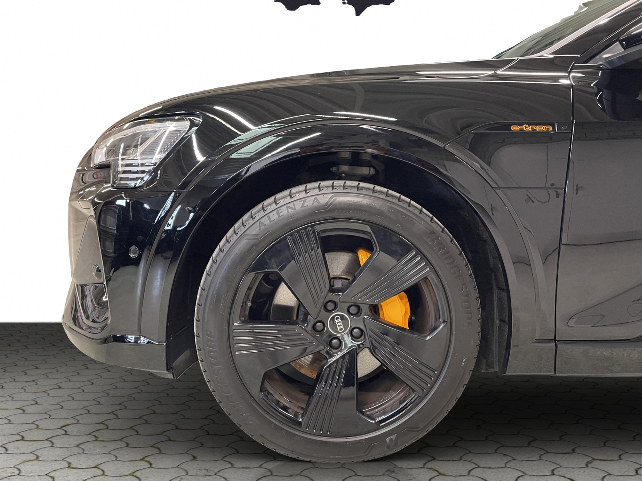 listing desktop thumbnail image 8