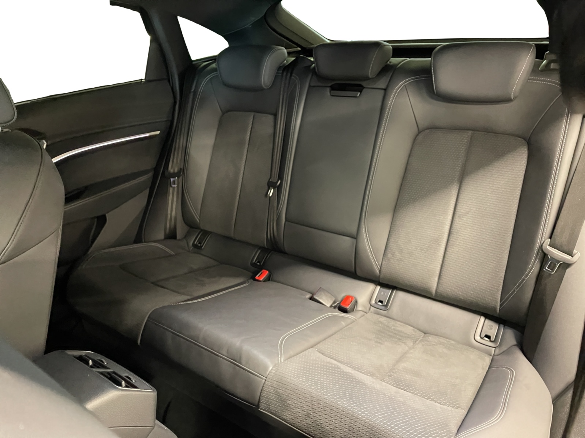 listing desktop thumbnail image 11