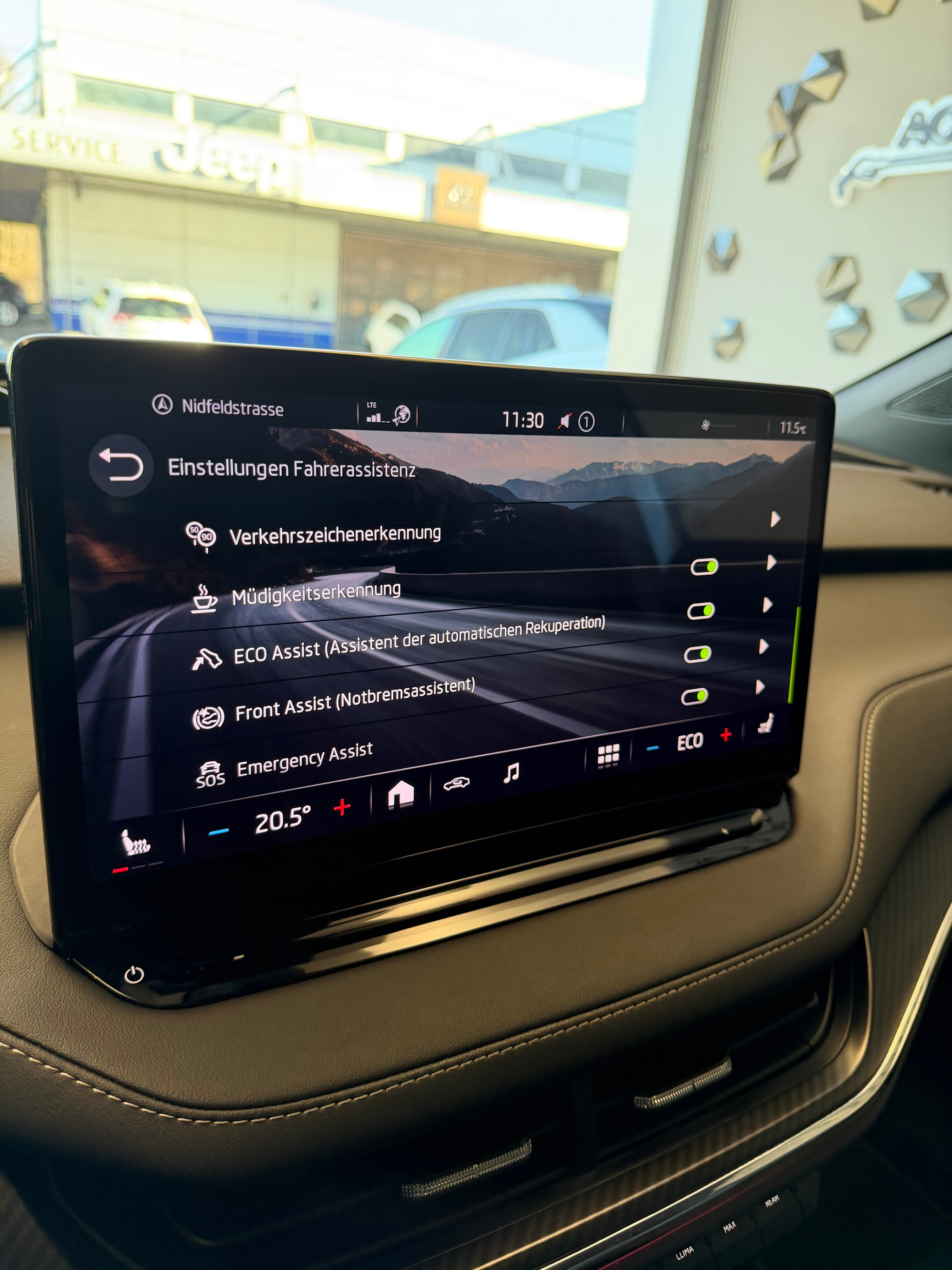 listing desktop thumbnail image 24