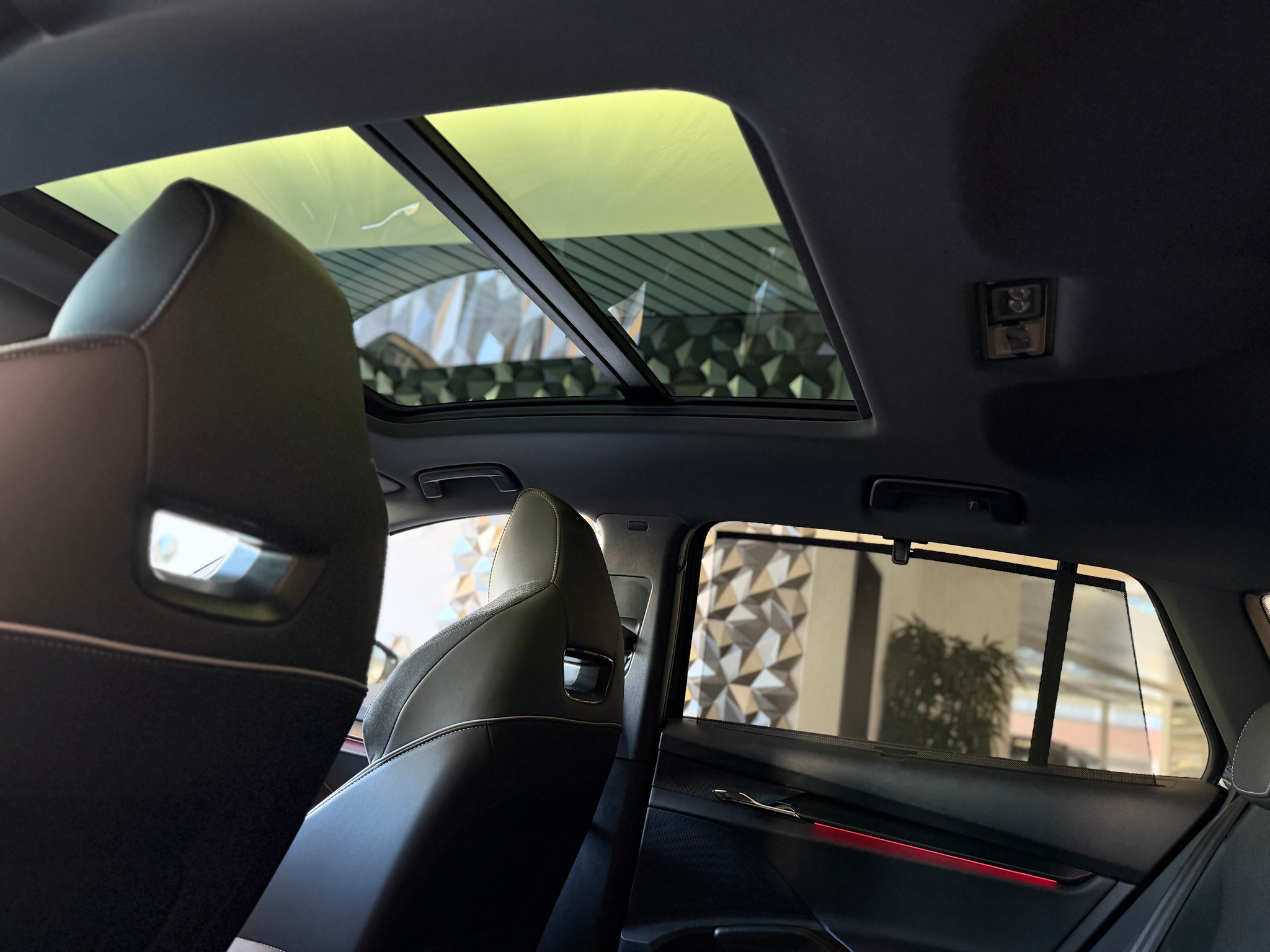 listing desktop thumbnail image 11