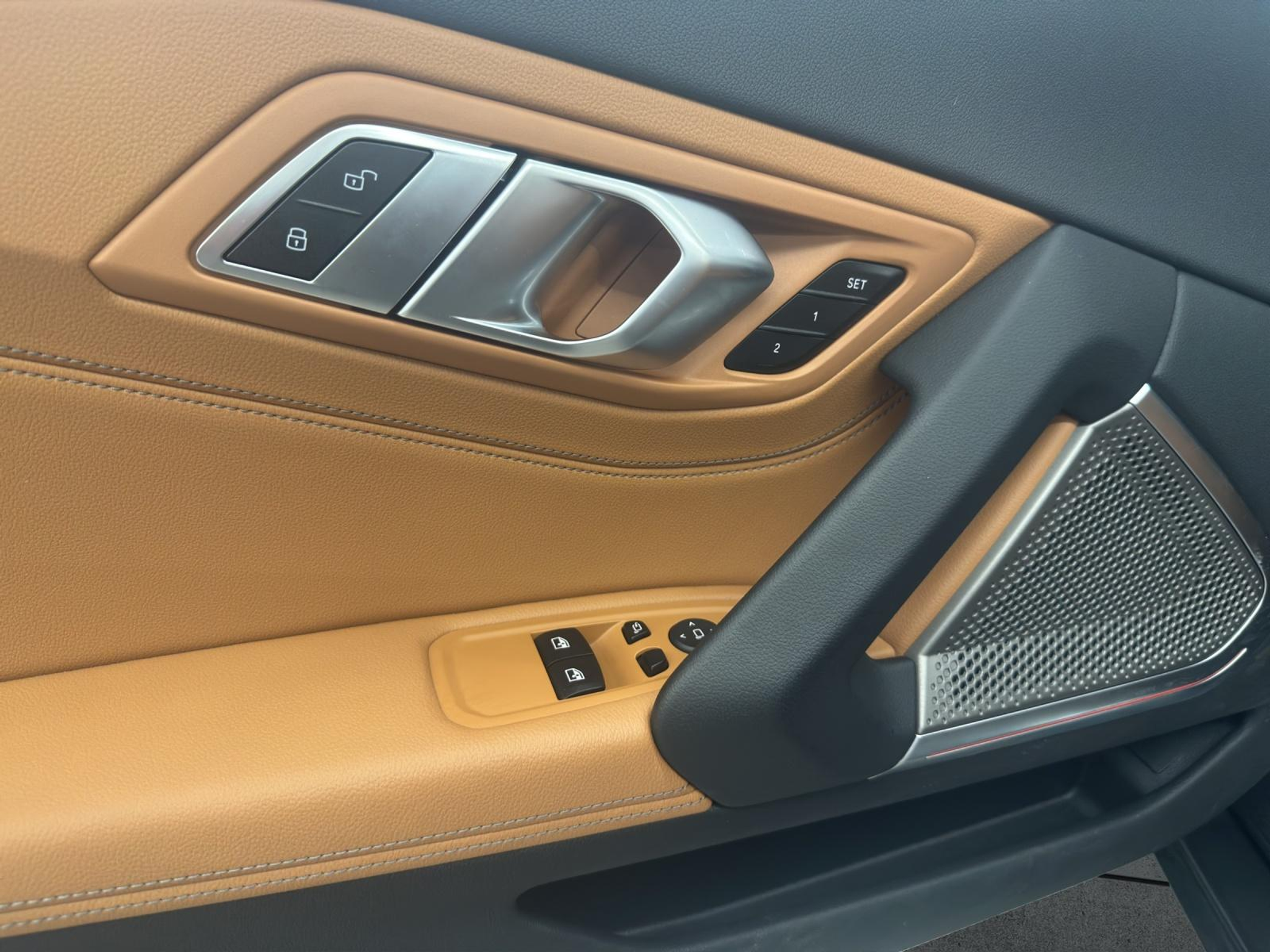 listing desktop thumbnail image 16