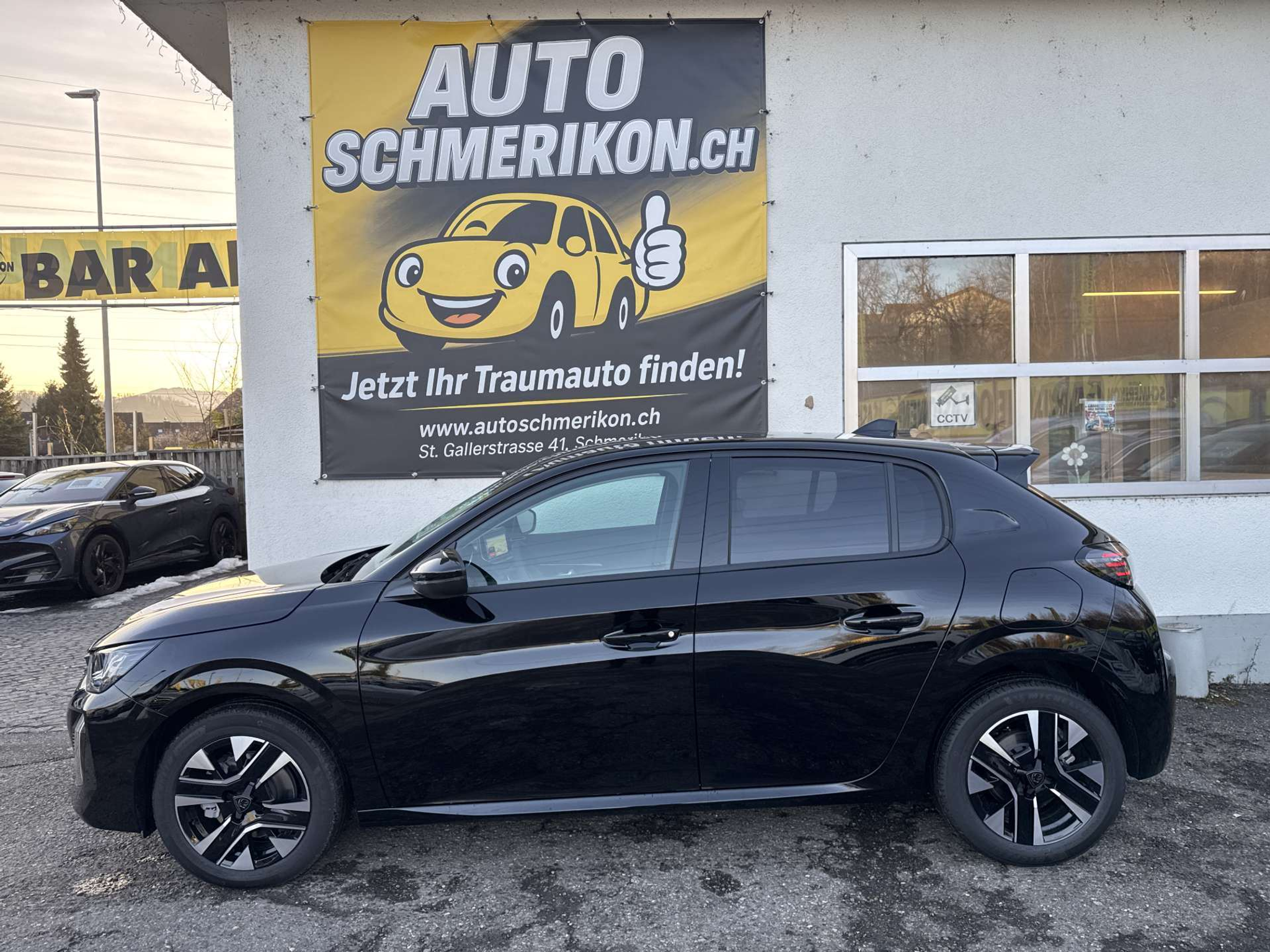 listing desktop thumbnail image 4