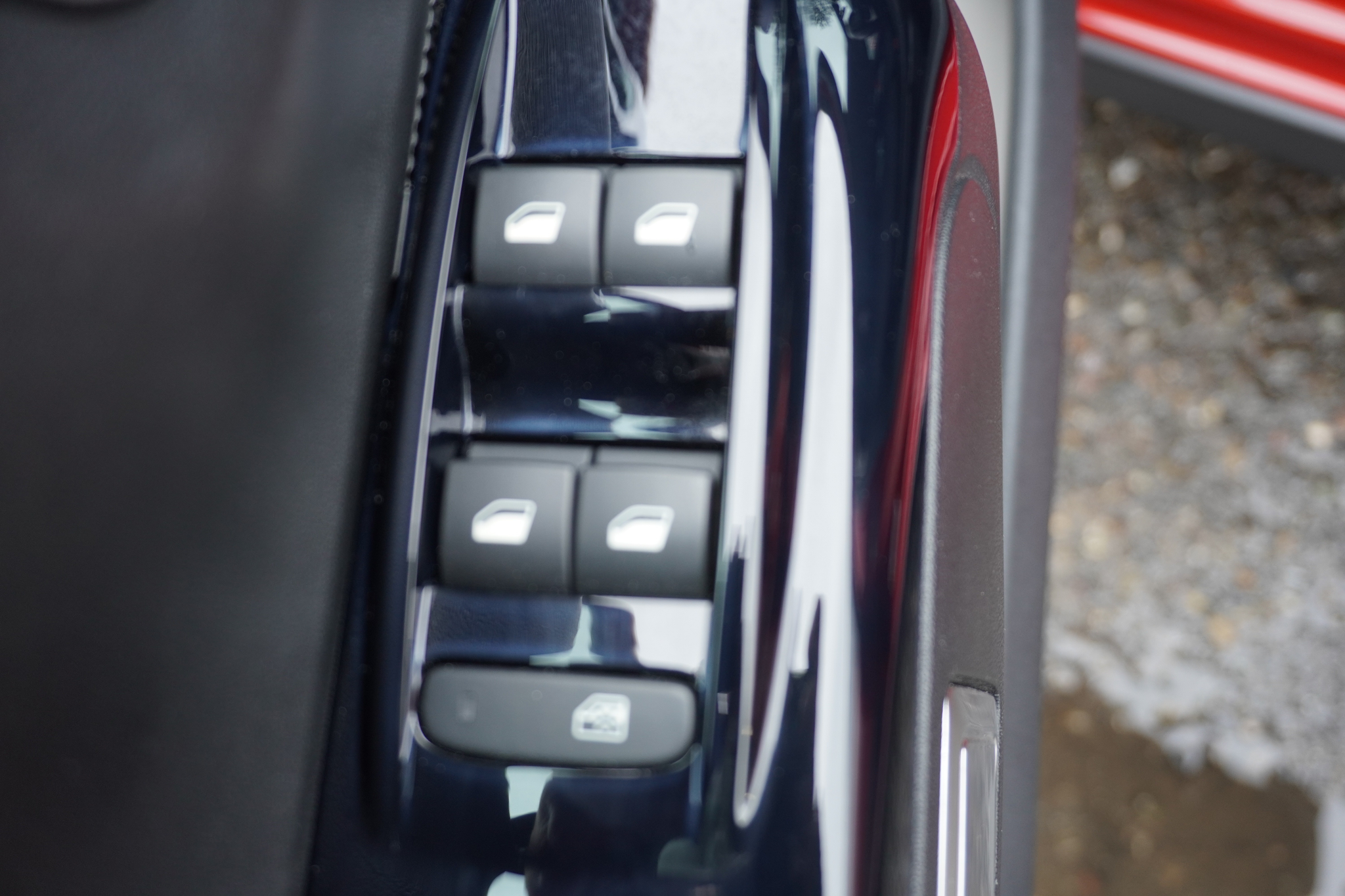 listing desktop thumbnail image 11