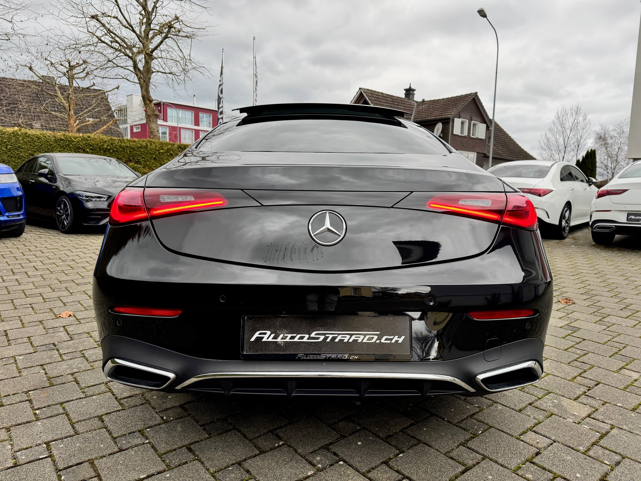 listing desktop thumbnail image 4