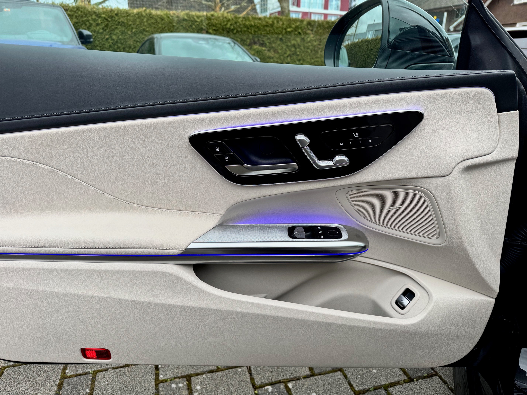 listing desktop thumbnail image 9