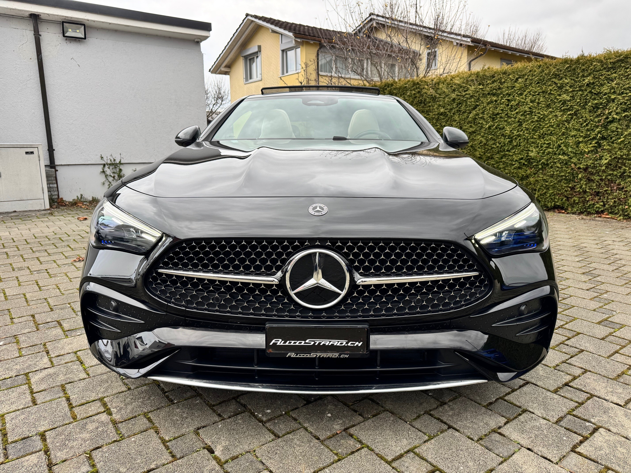 listing desktop thumbnail image 1