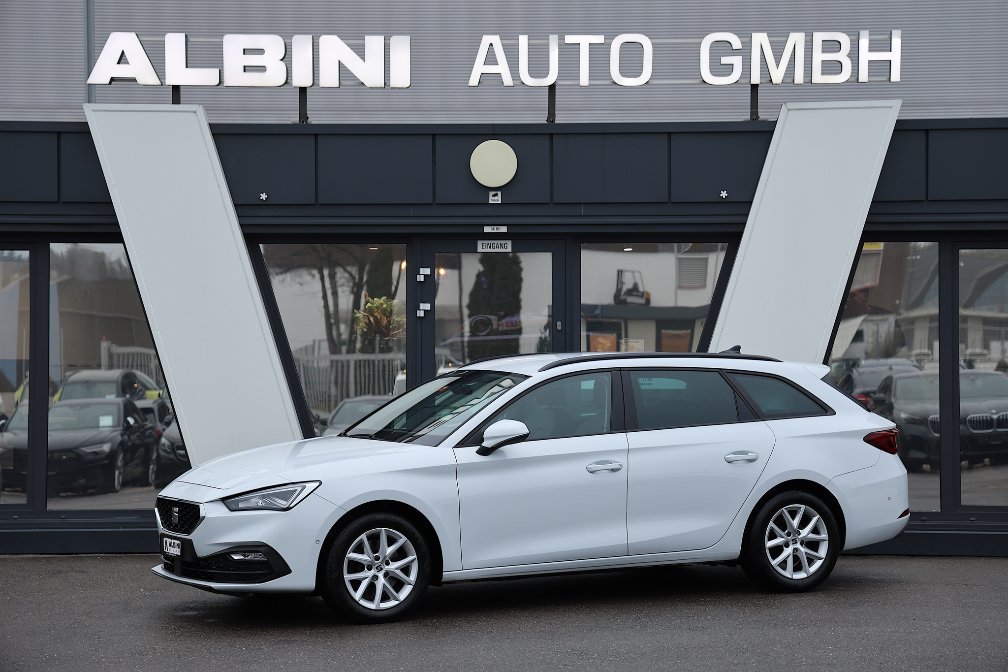 listing desktop thumbnail image 0