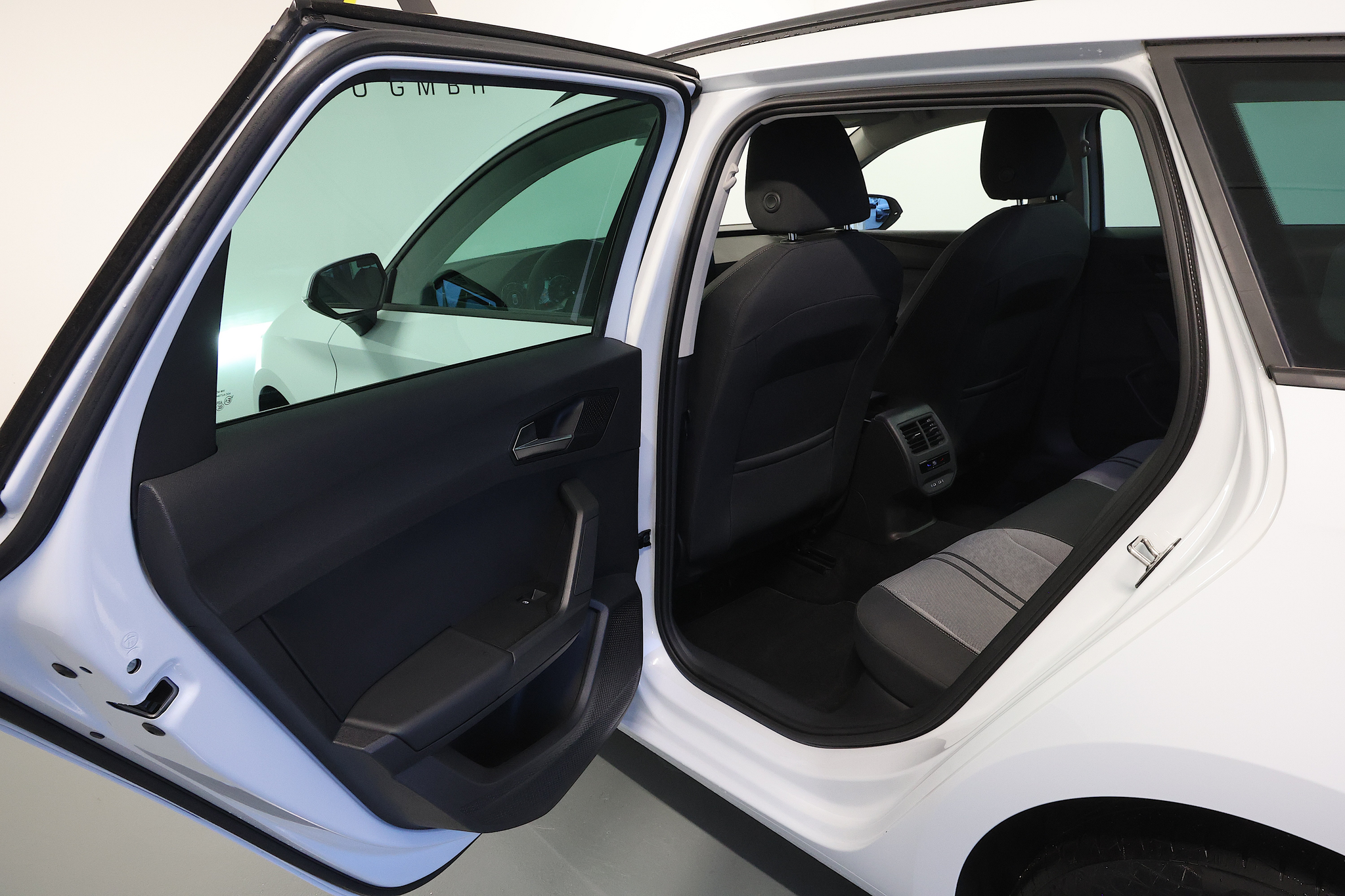 listing desktop thumbnail image 13