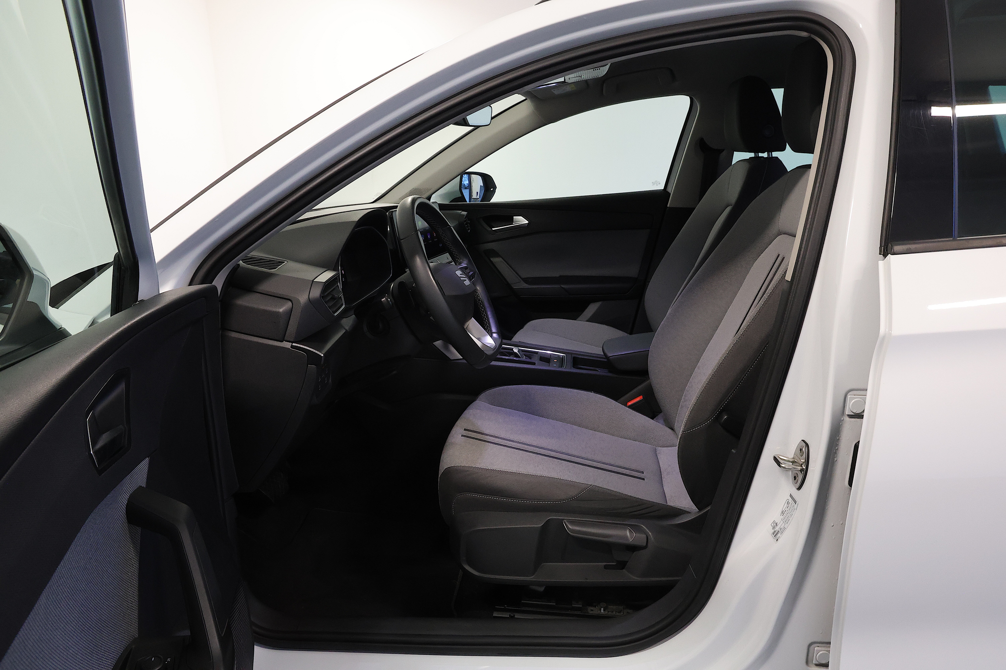 listing desktop thumbnail image 5