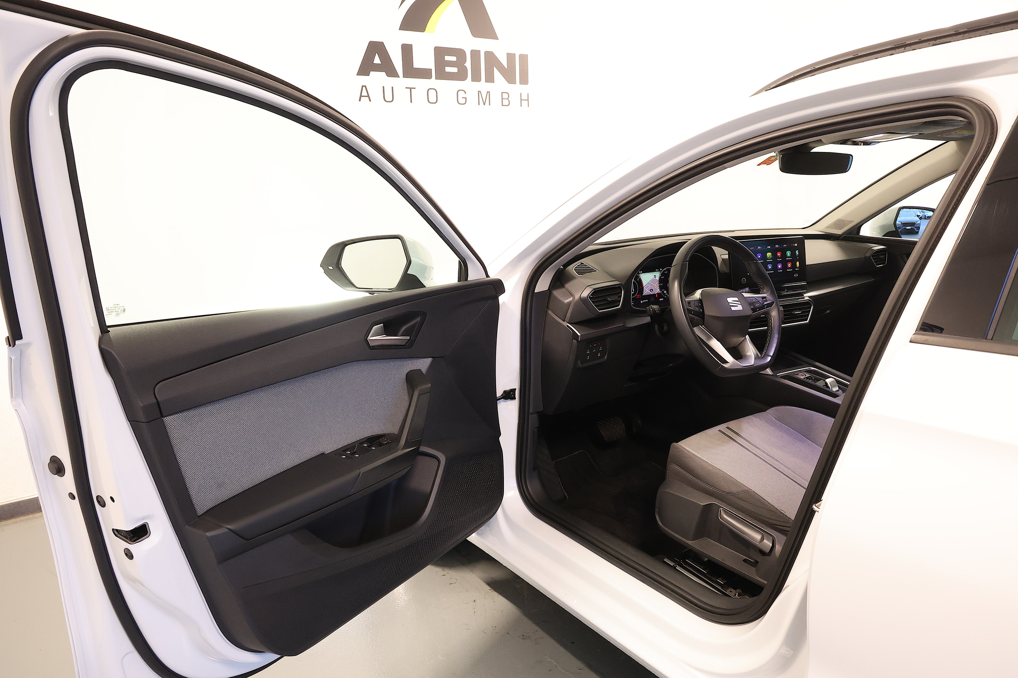 listing desktop thumbnail image 4