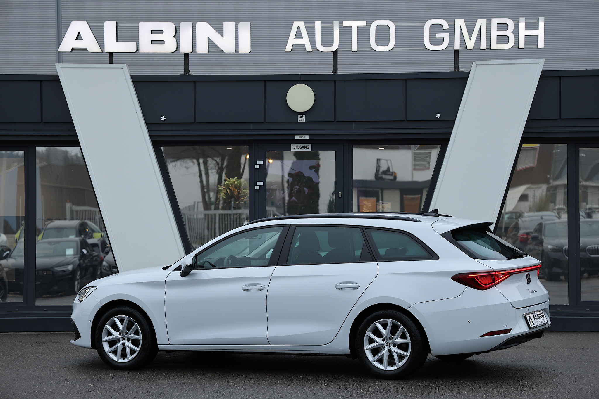 listing desktop thumbnail image 2