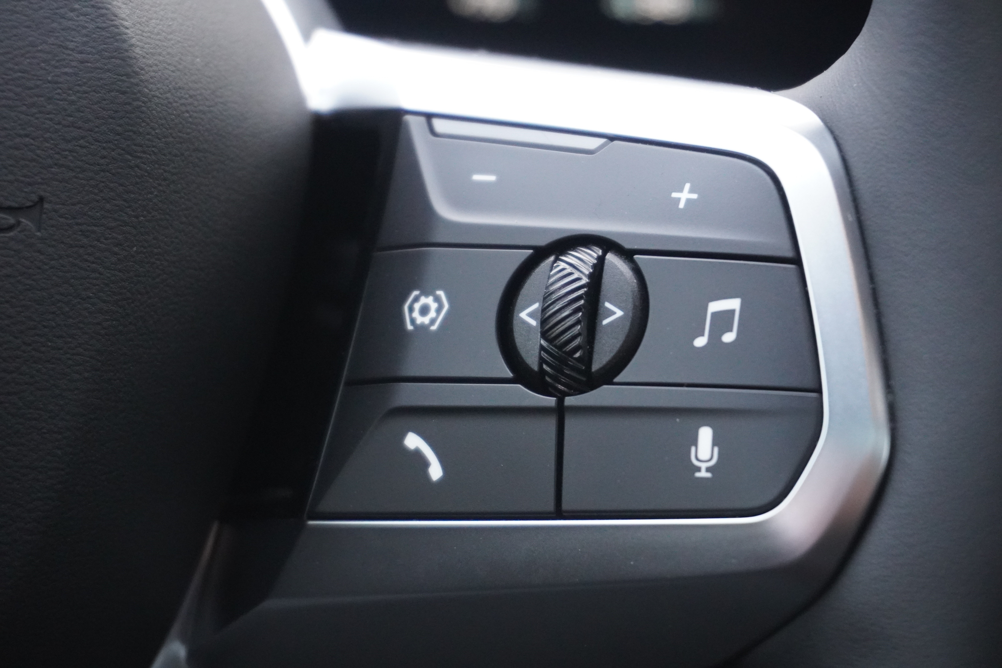 listing desktop thumbnail image 18