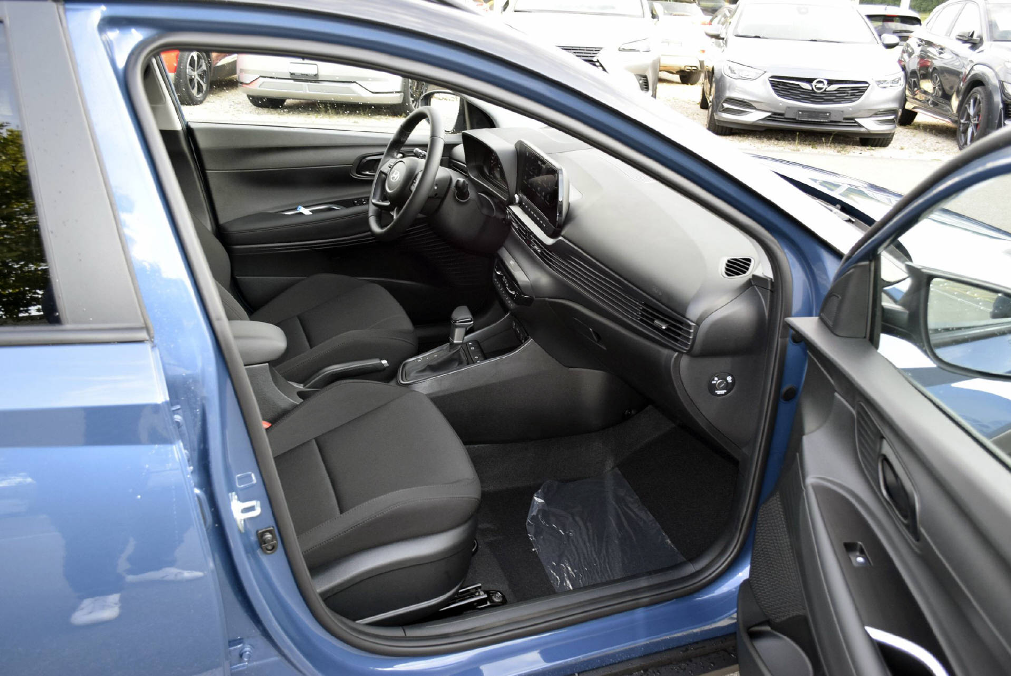 listing desktop thumbnail image 11