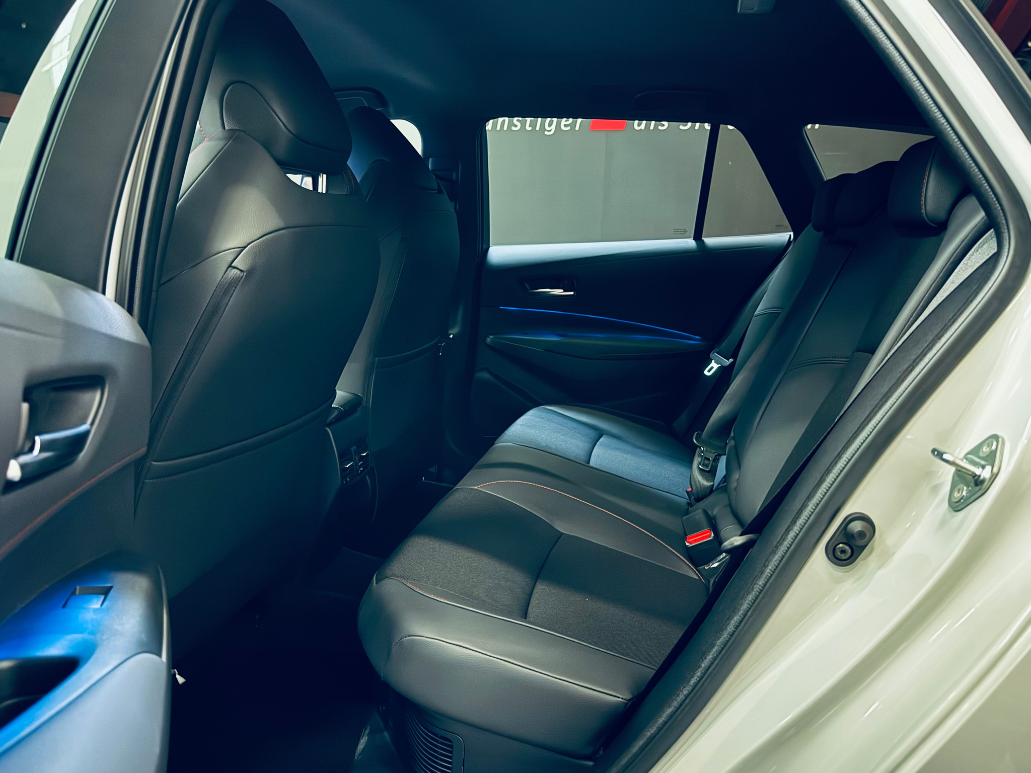 listing desktop thumbnail image 11