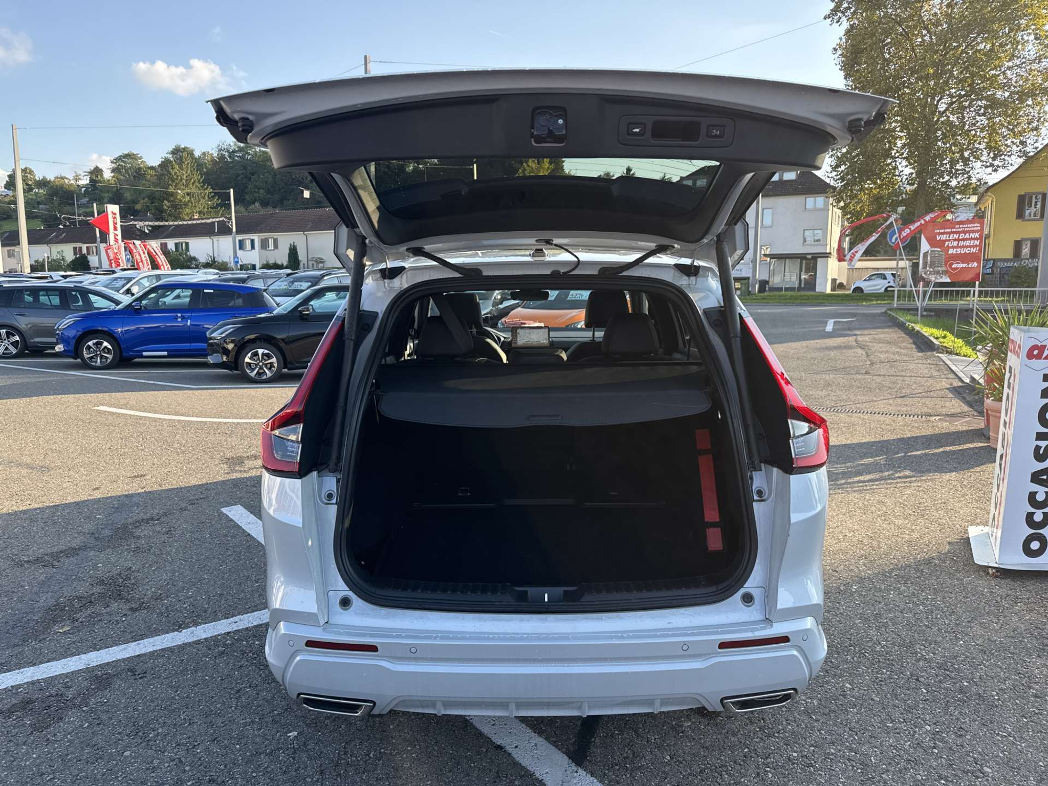 listing desktop thumbnail image 7