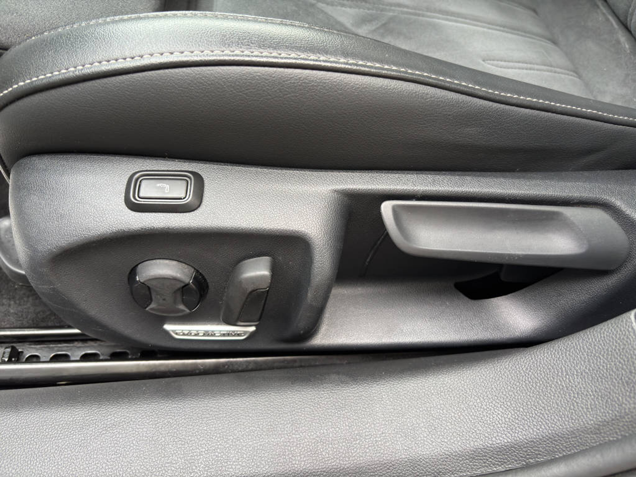 listing desktop thumbnail image 15